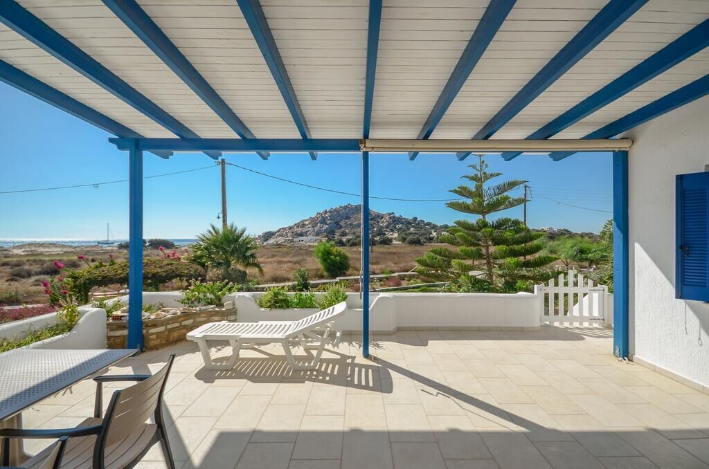 Crystal Naxos Apartments