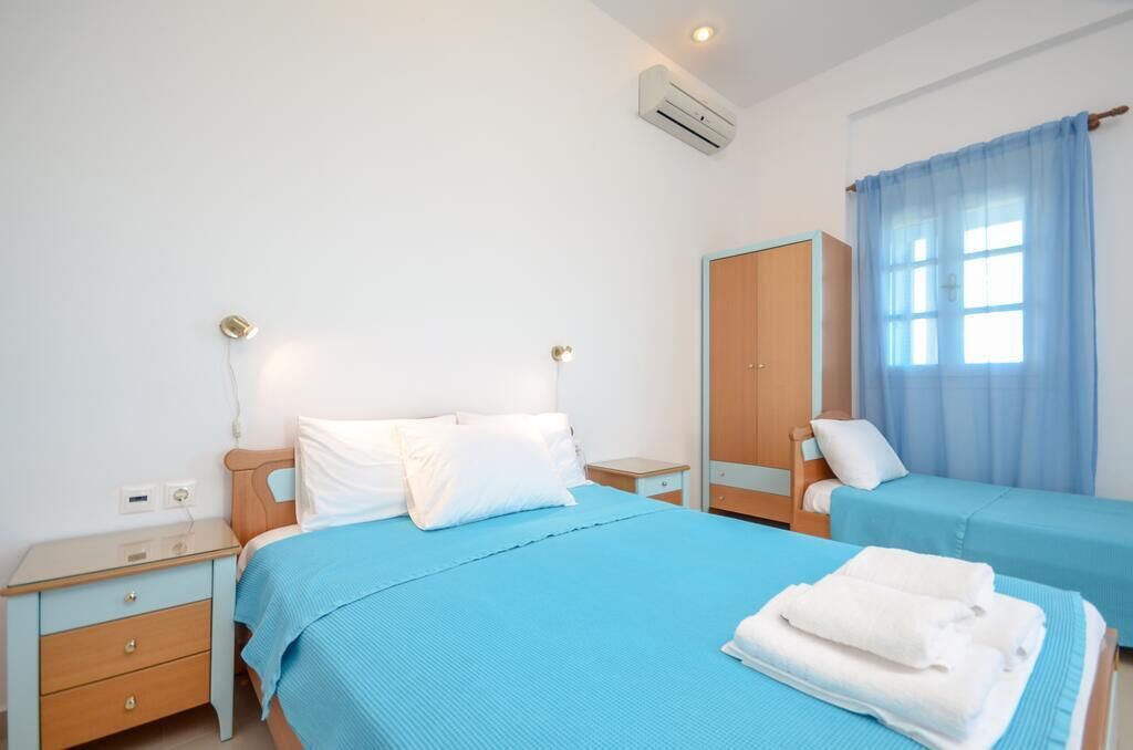 Crystal Naxos Apartments