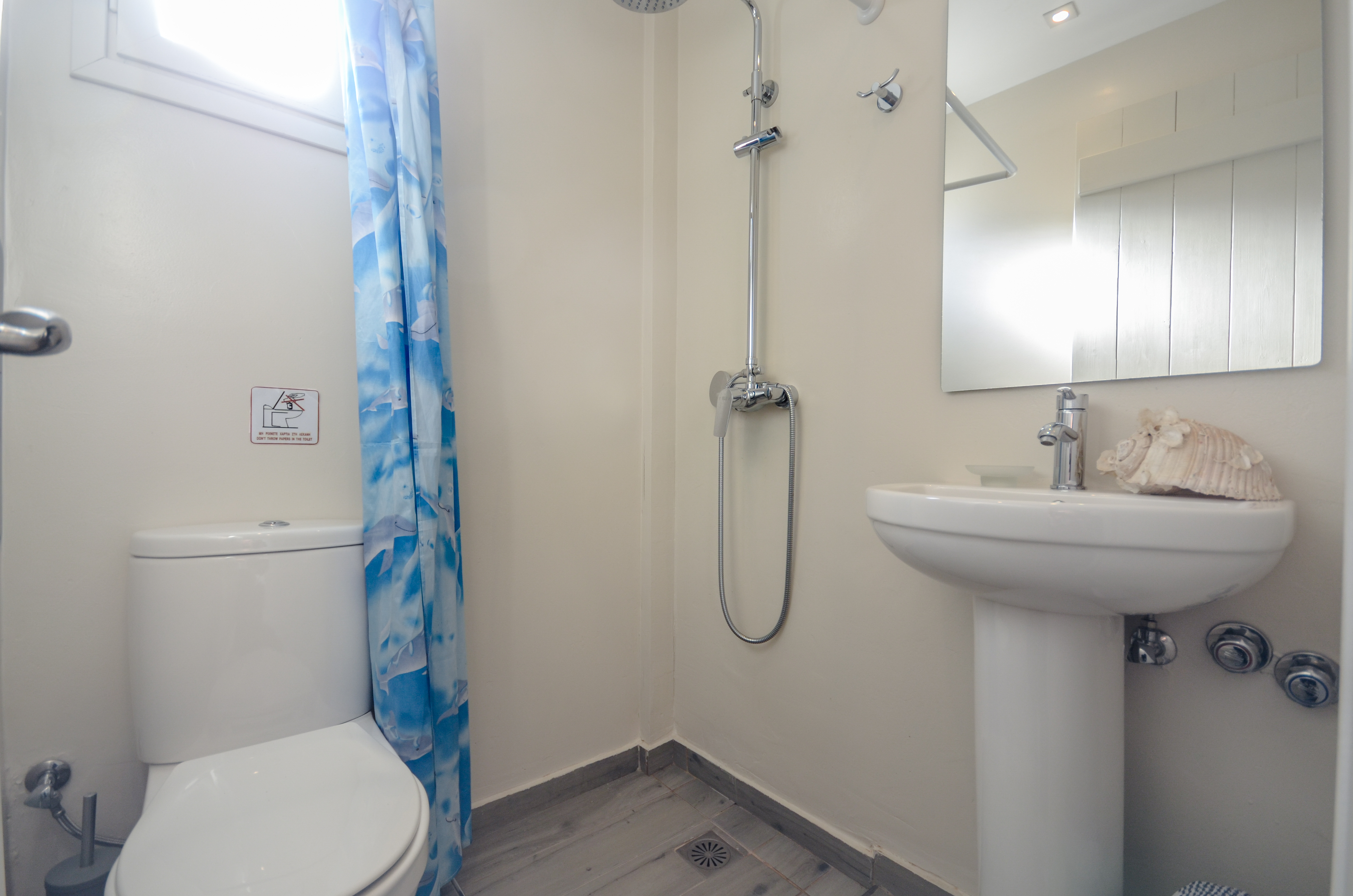 Depis Suites & Apartments