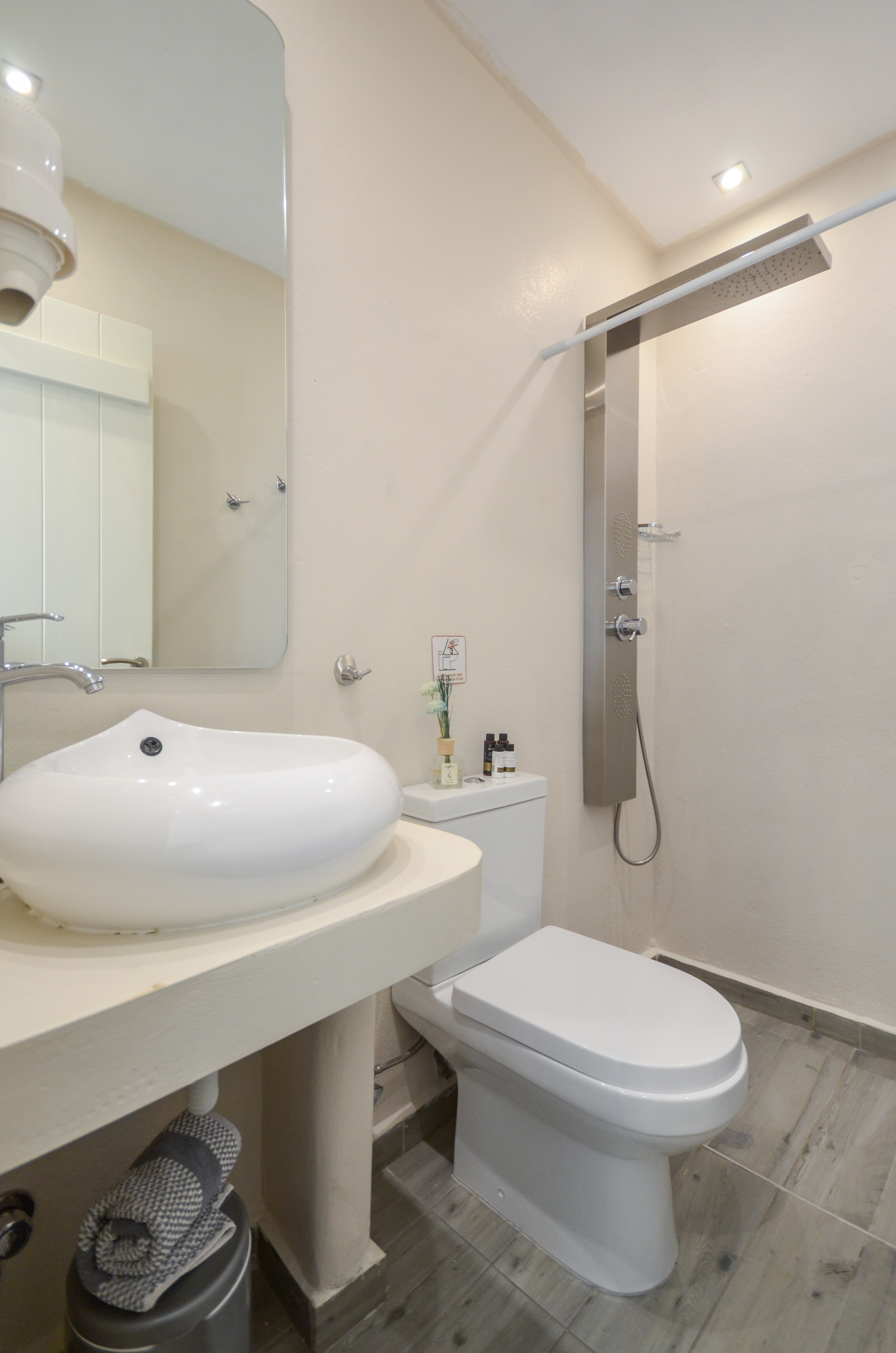 Depis Suites & Apartments