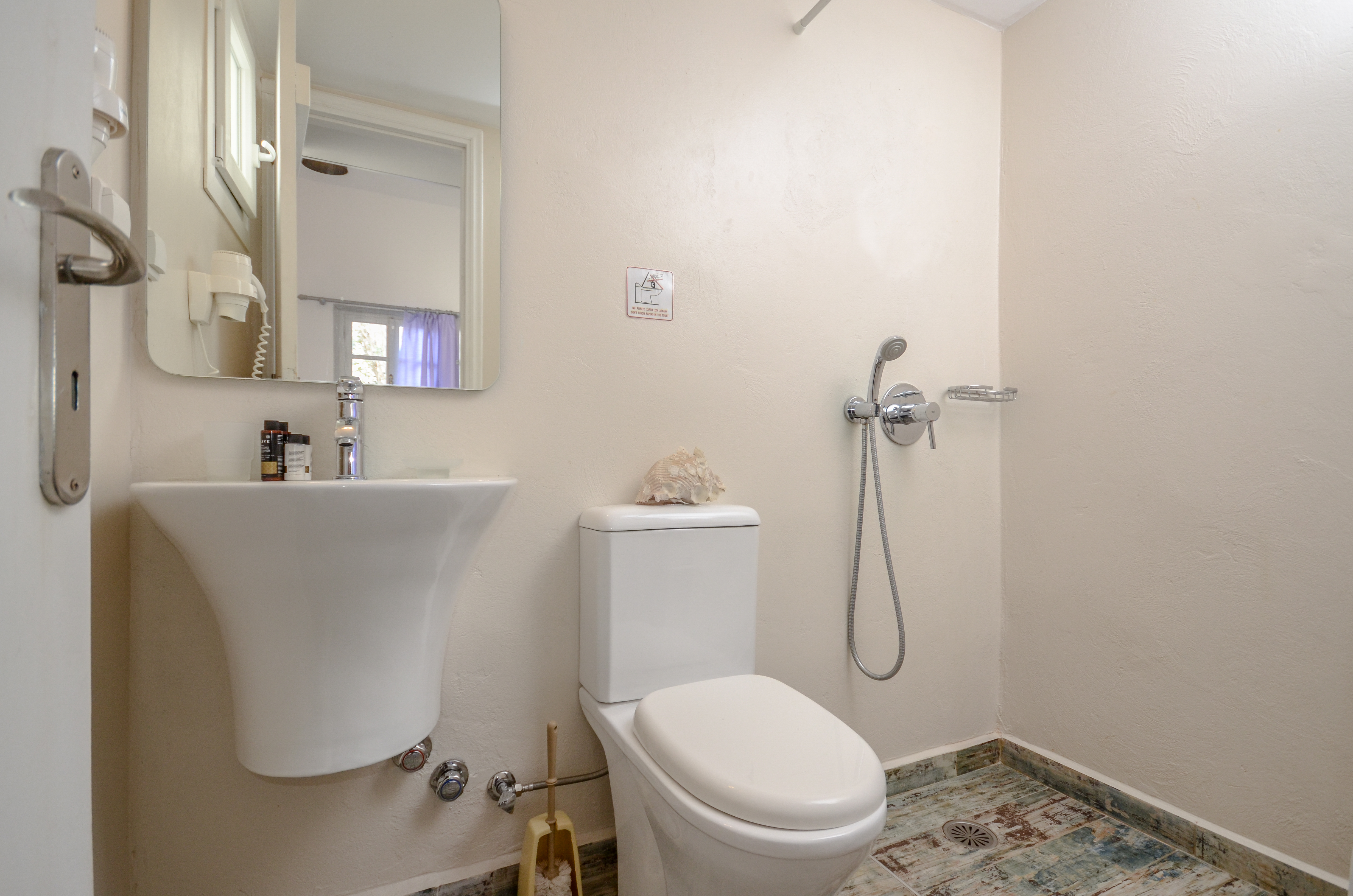 Depis Suites & Apartments