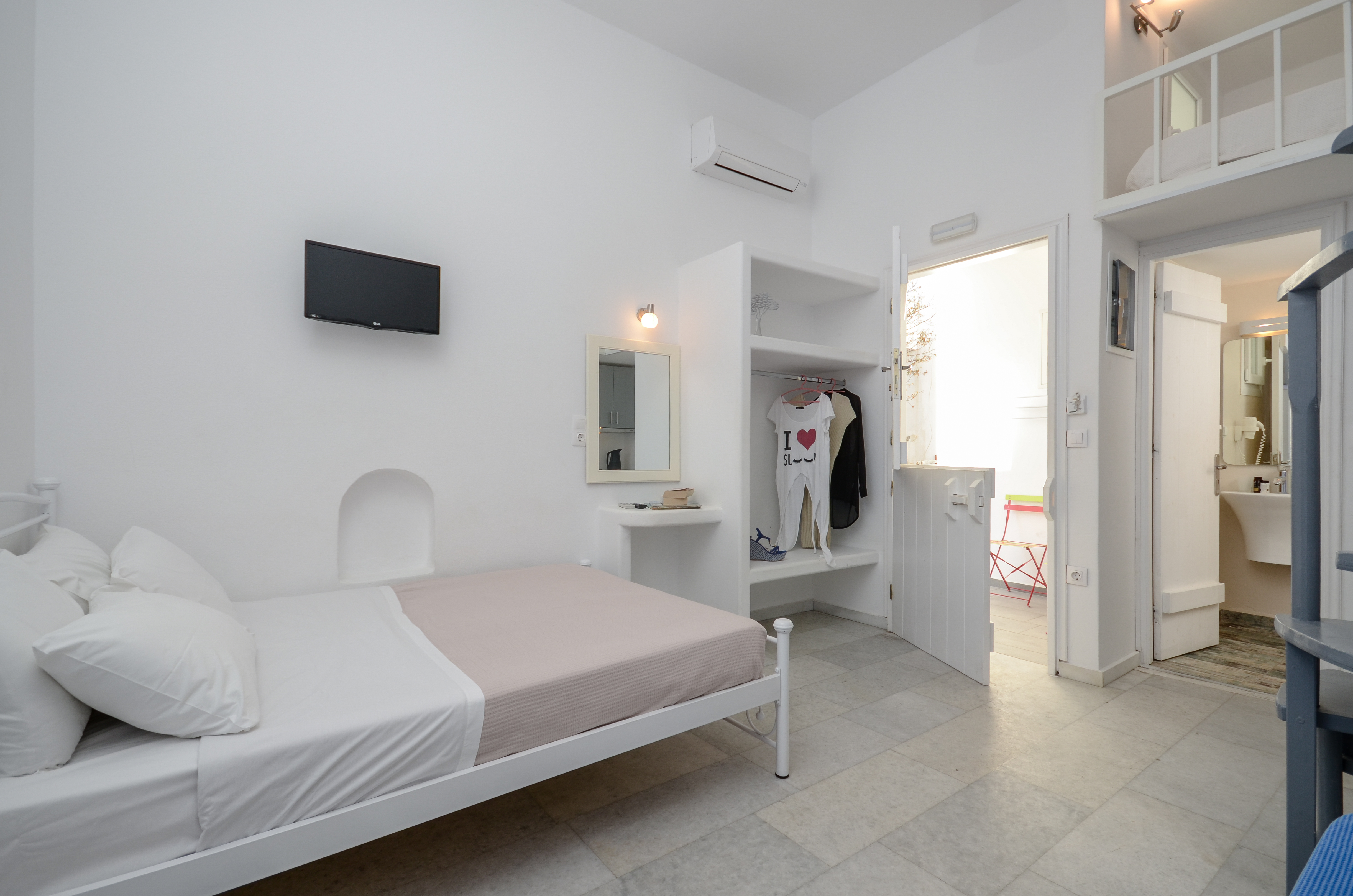 Depis Suites & Apartments