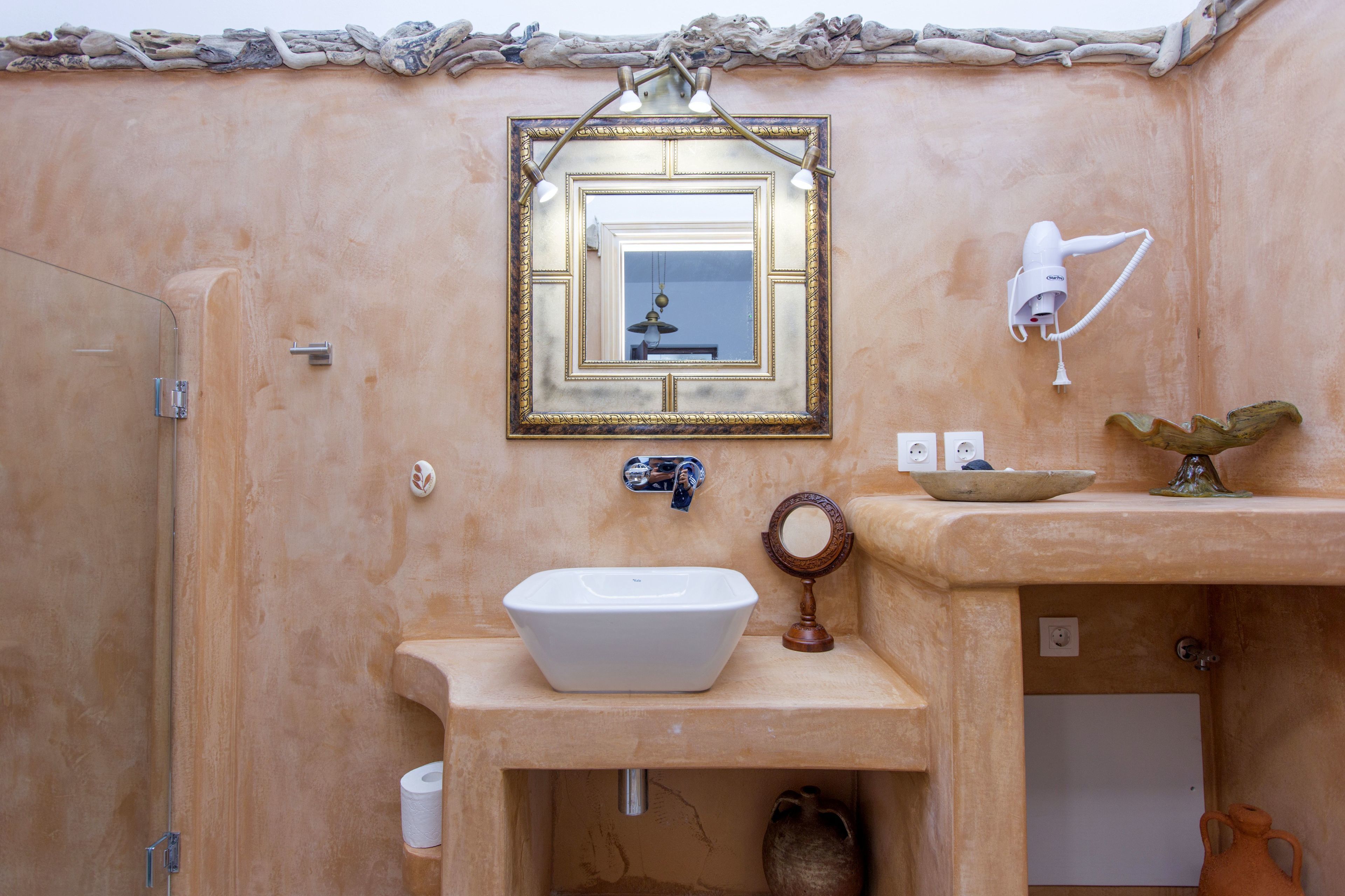 ELaiolithos Luxury Retreat