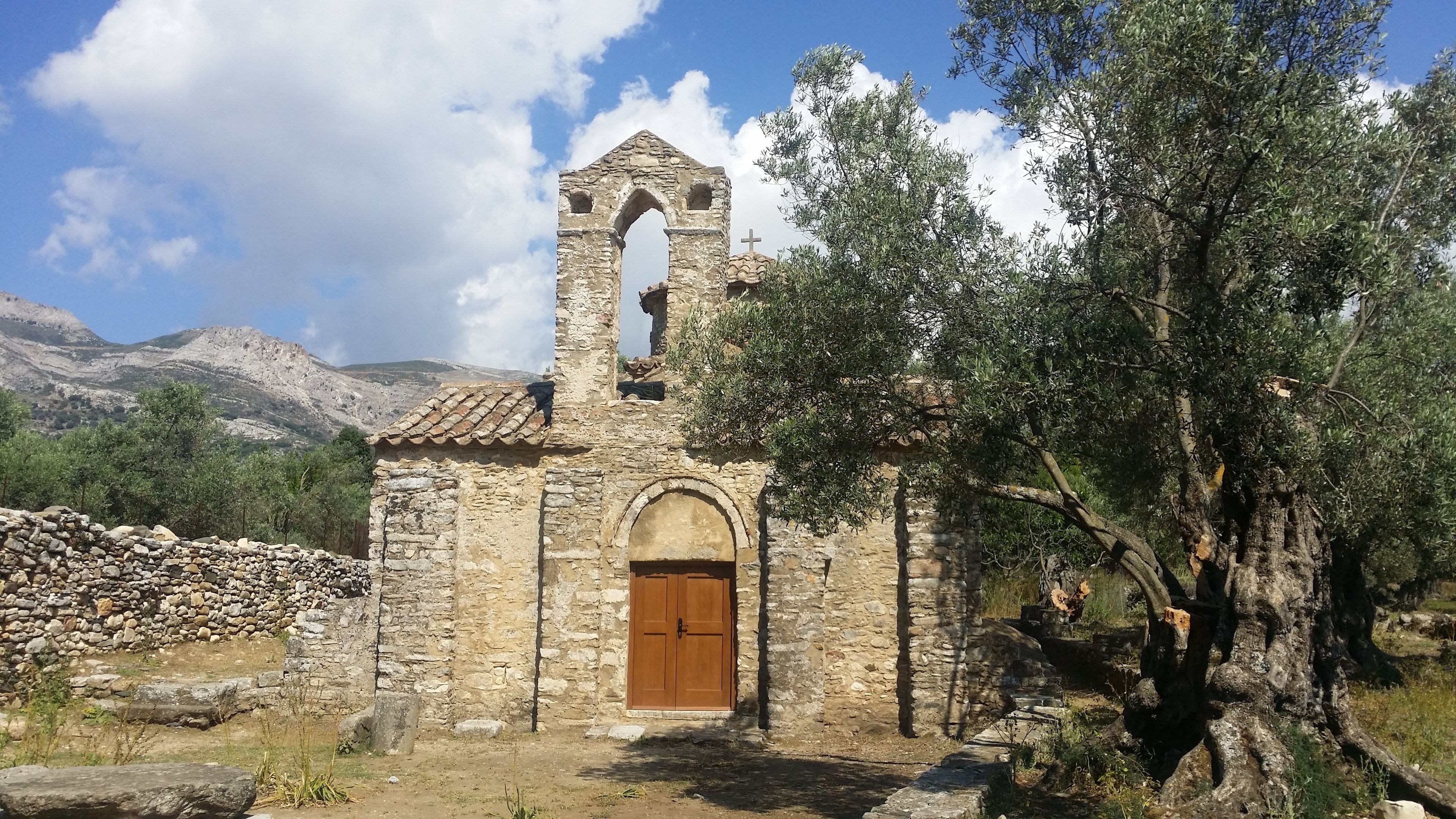 ELaiolithos Luxury Retreat