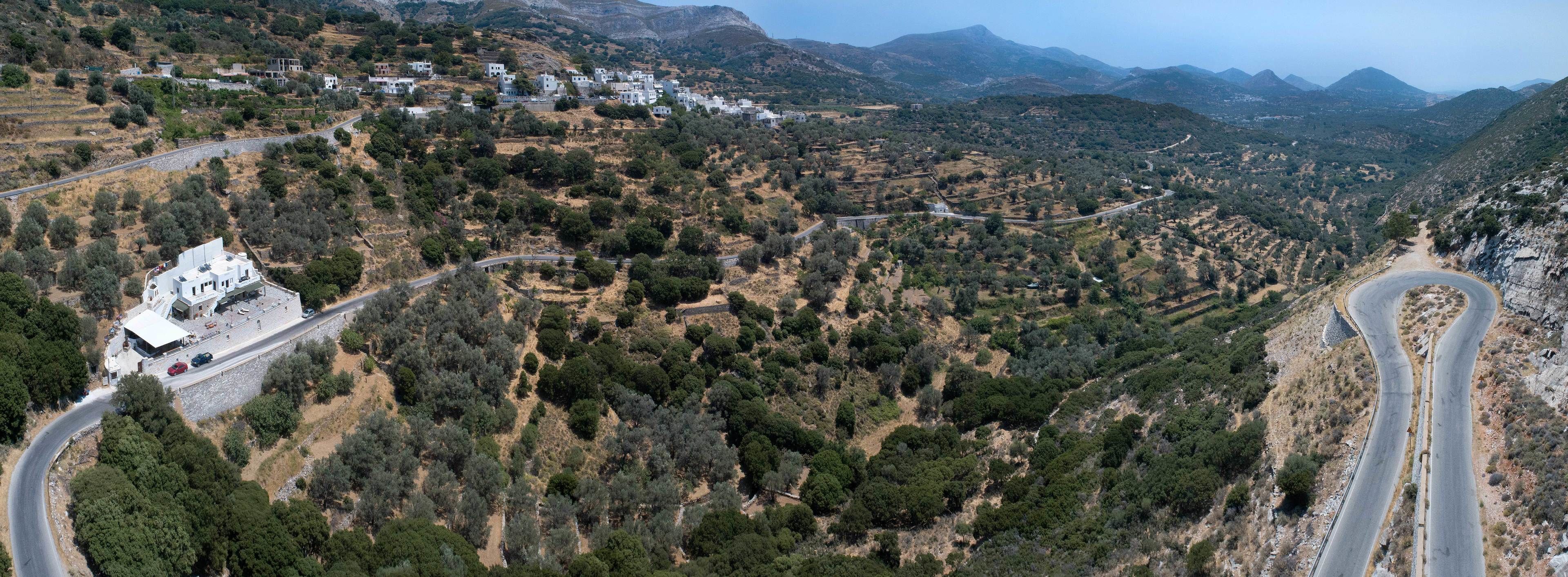 ELaiolithos Luxury Retreat