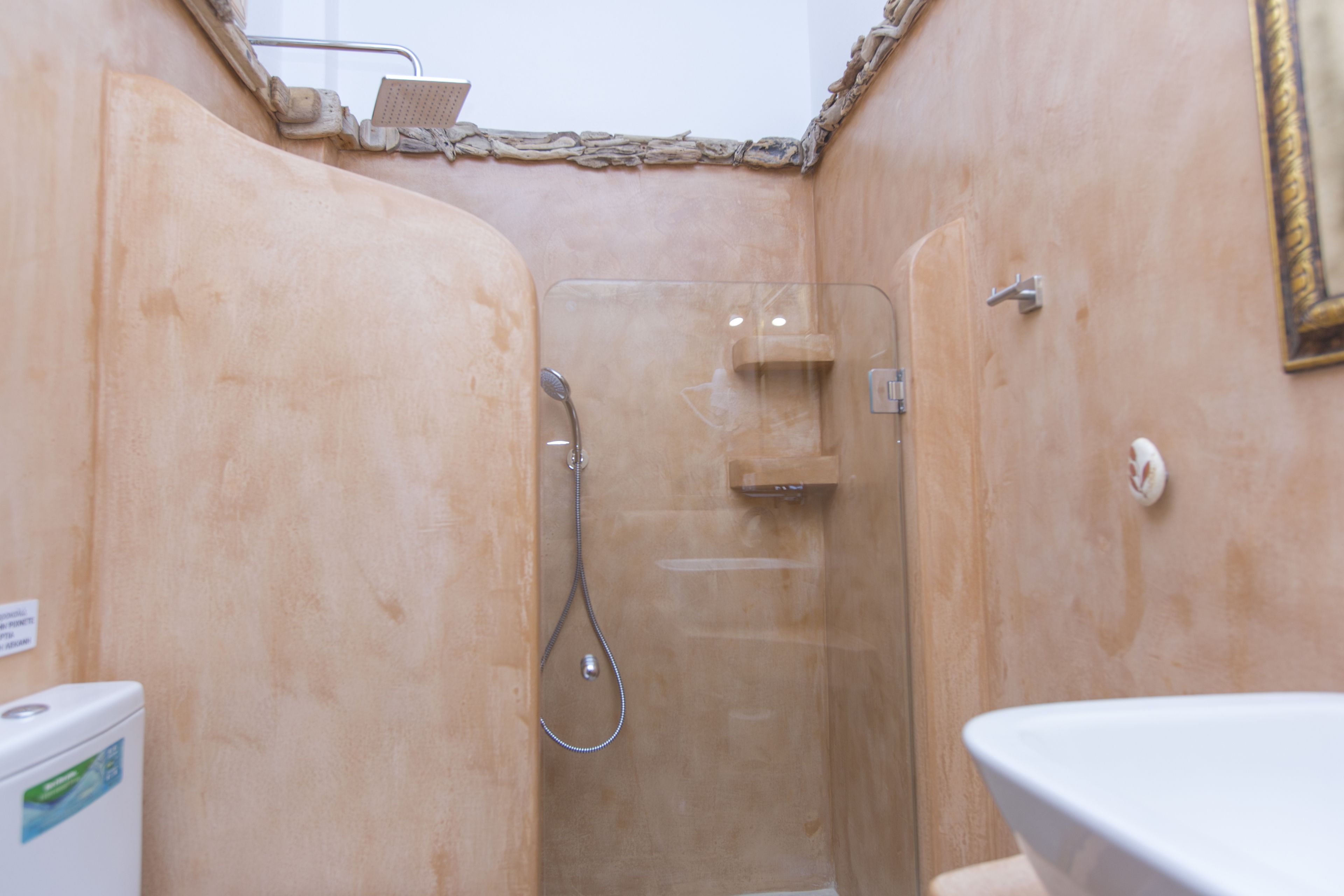 ELaiolithos Luxury Retreat