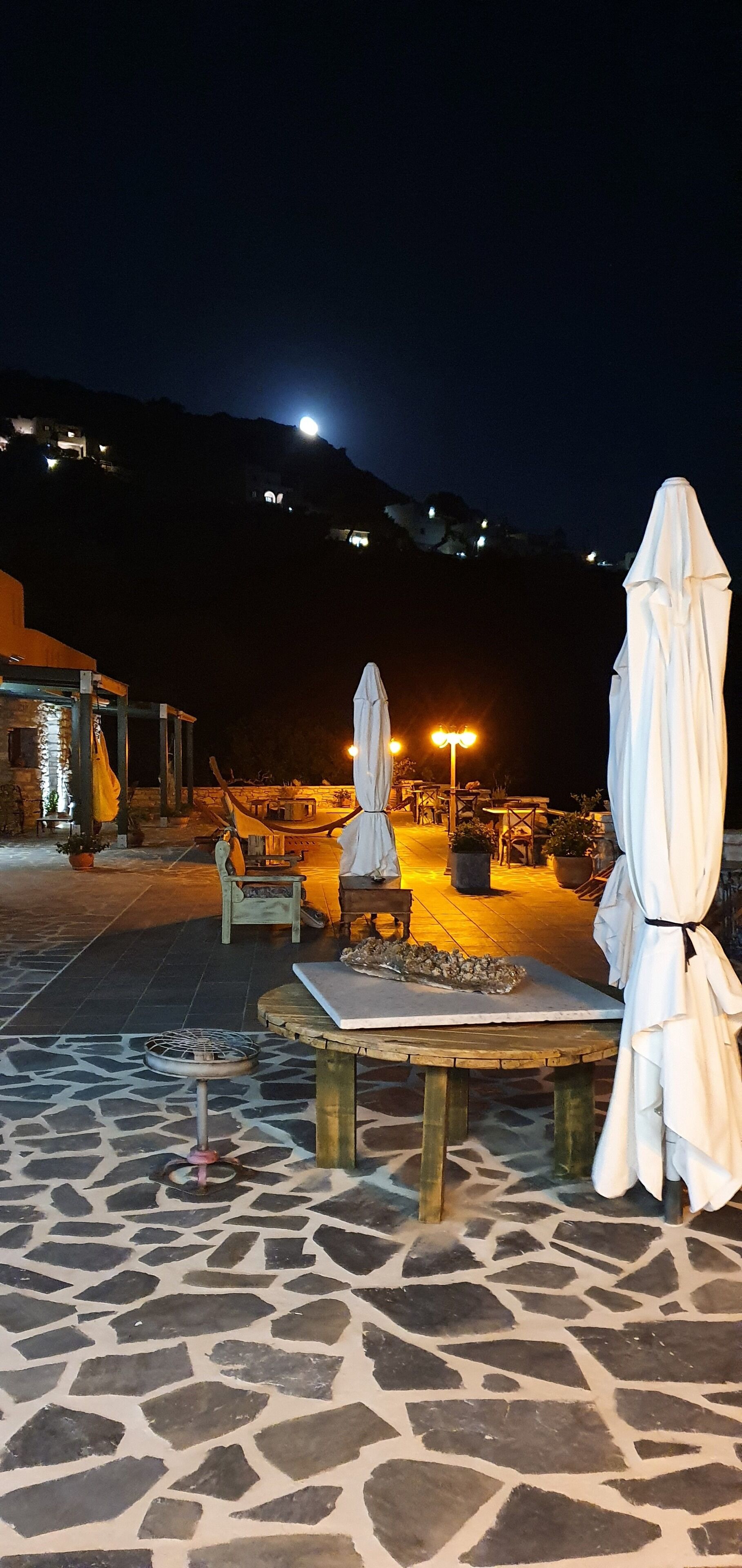 ELaiolithos Luxury Retreat