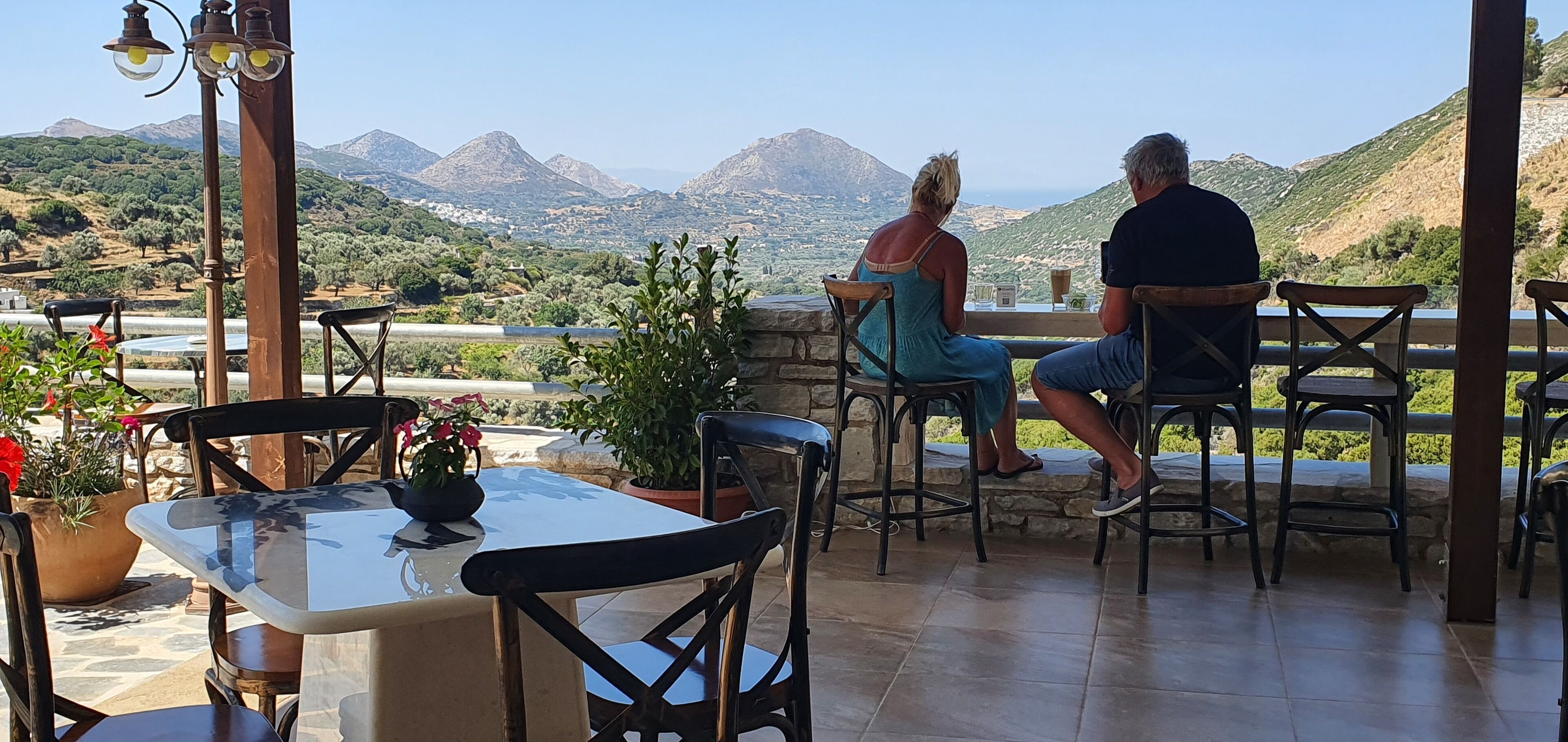 ELaiolithos Luxury Retreat