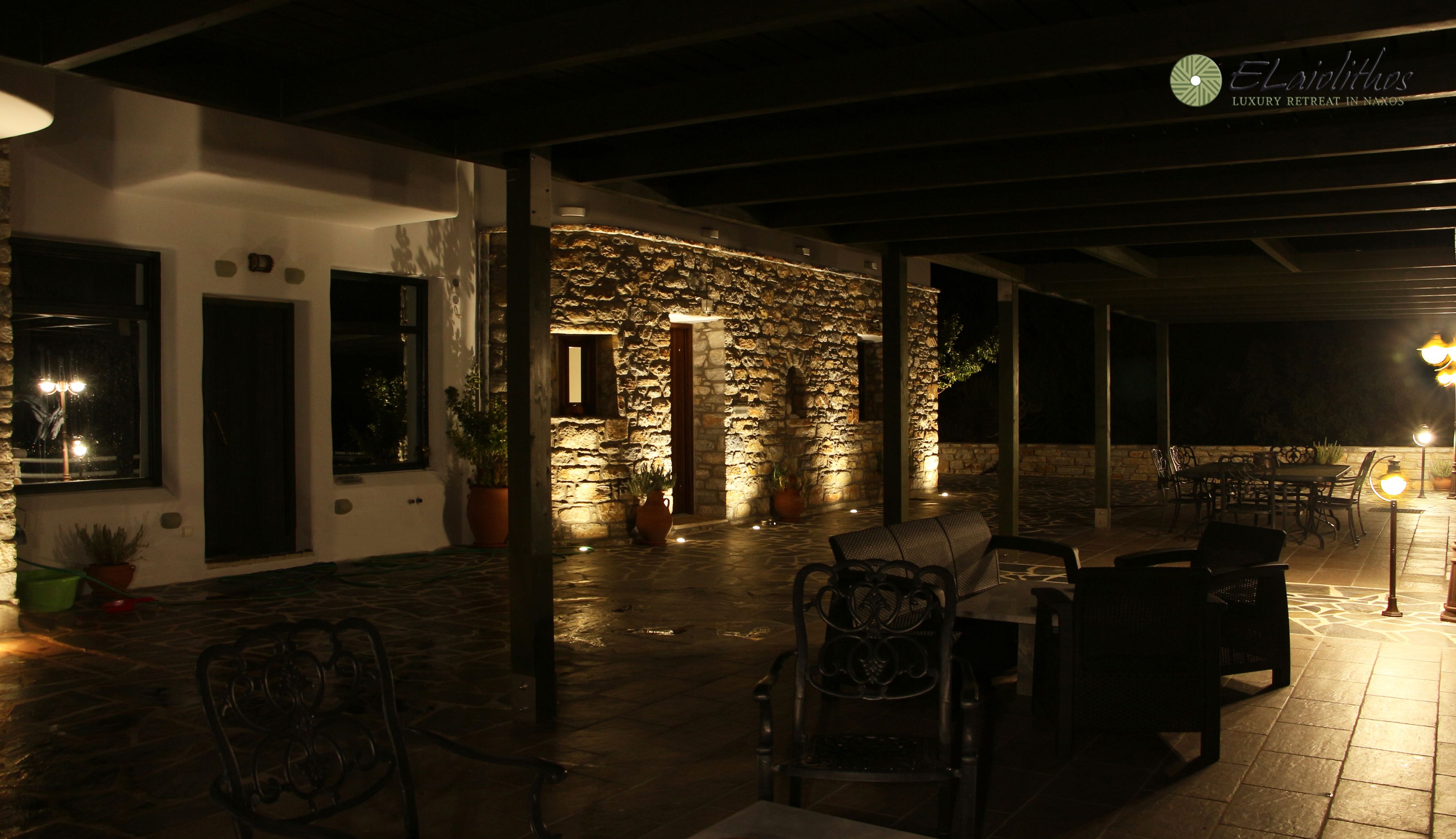 ELaiolithos Luxury Retreat