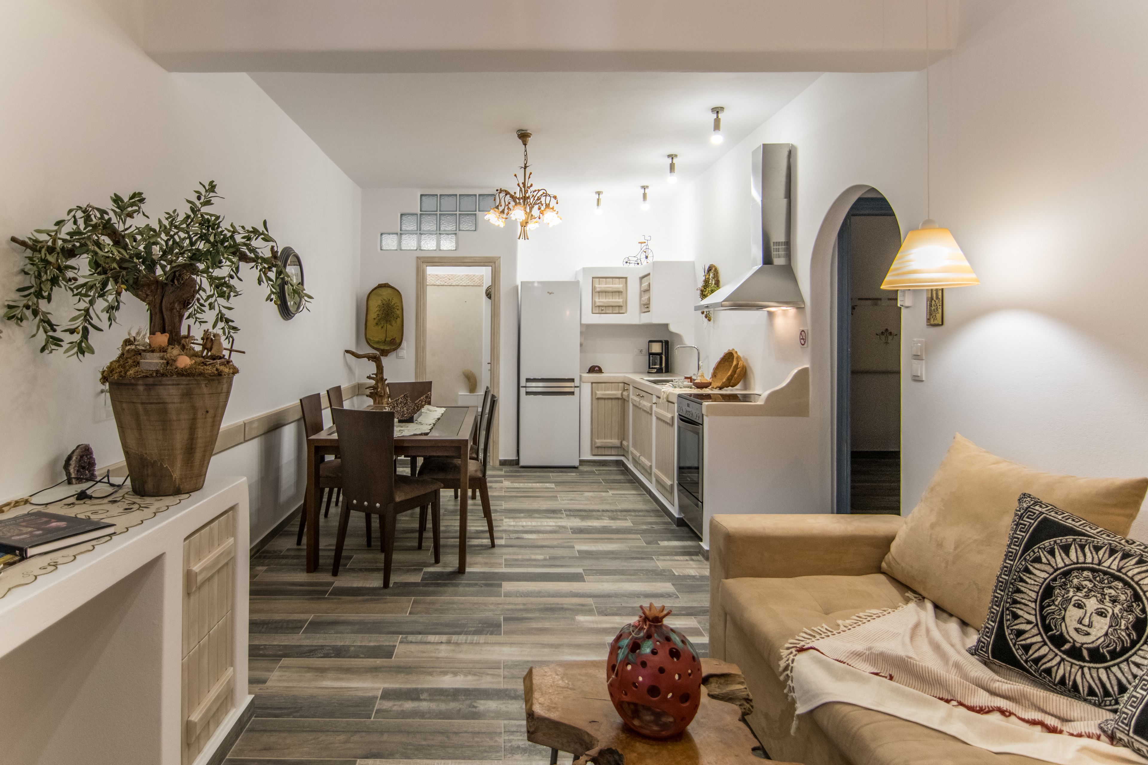 ELaiolithos Luxury Retreat