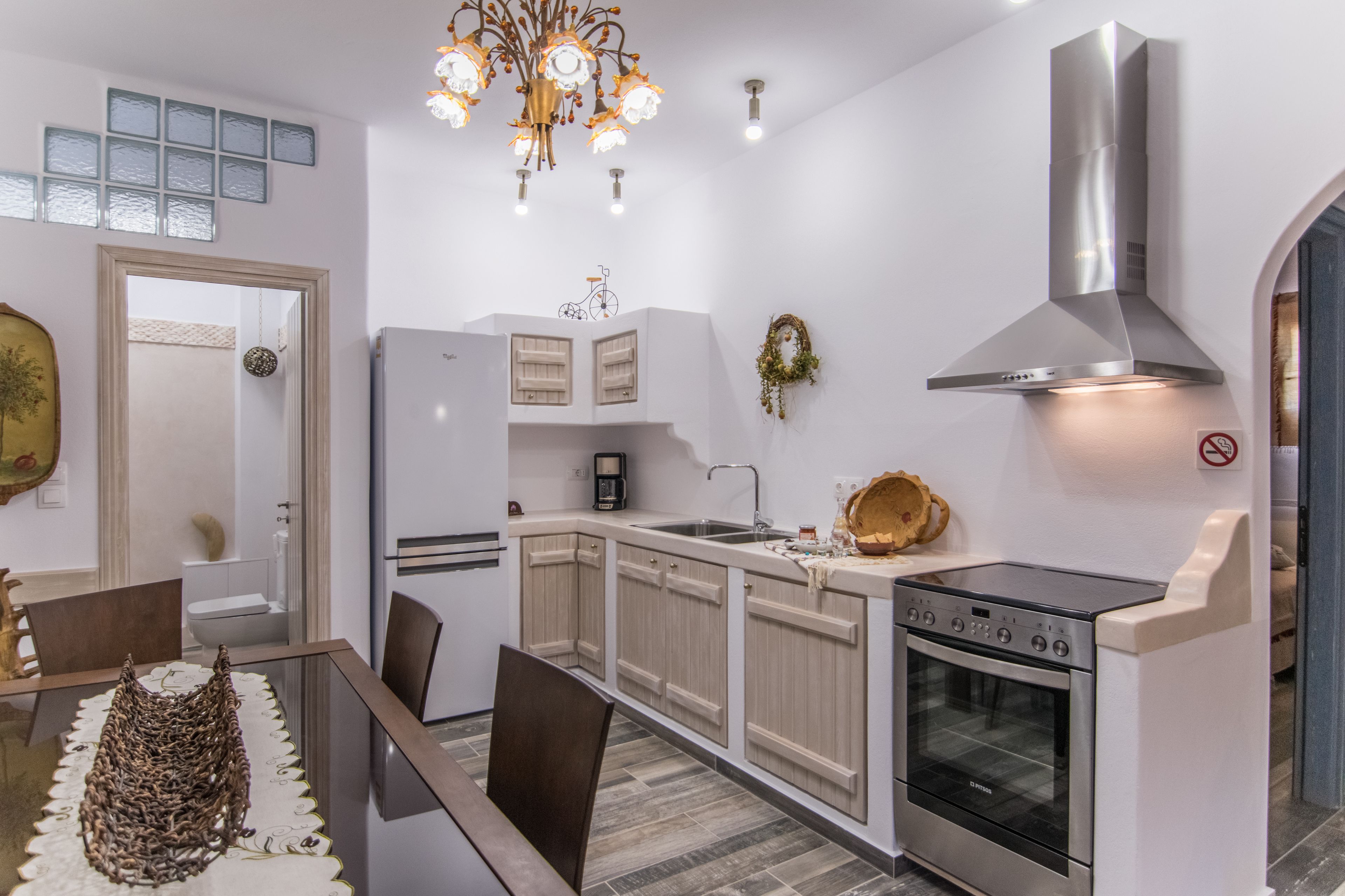 ELaiolithos Luxury Retreat