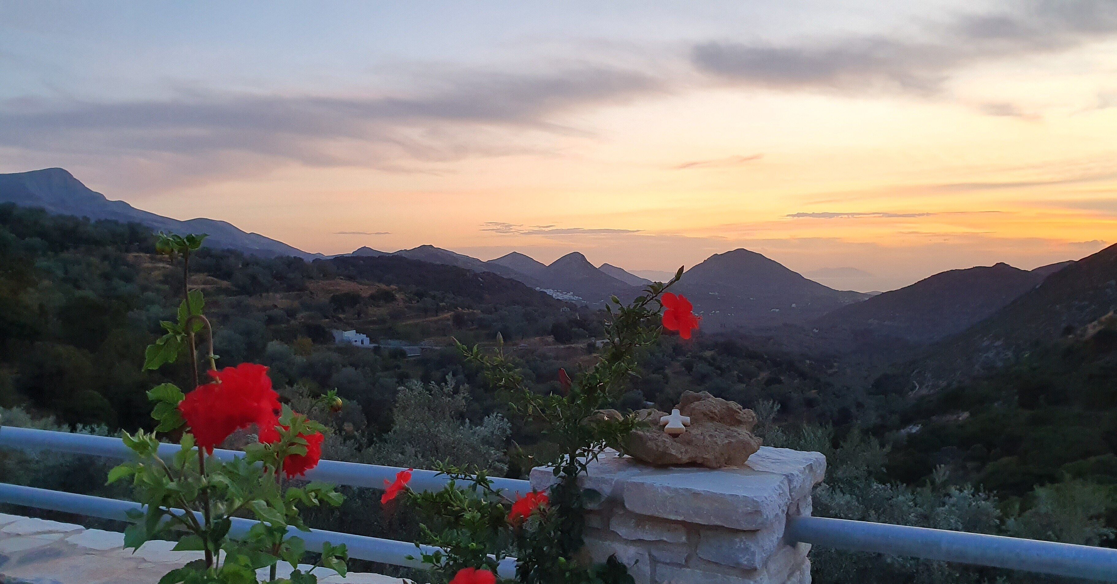 ELaiolithos Luxury Retreat