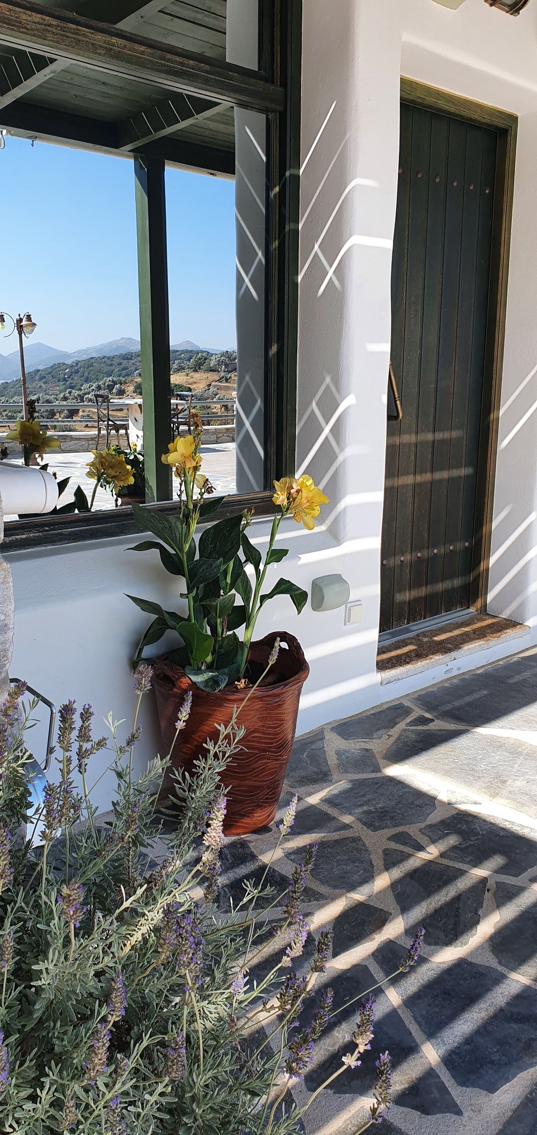 ELaiolithos Luxury Retreat