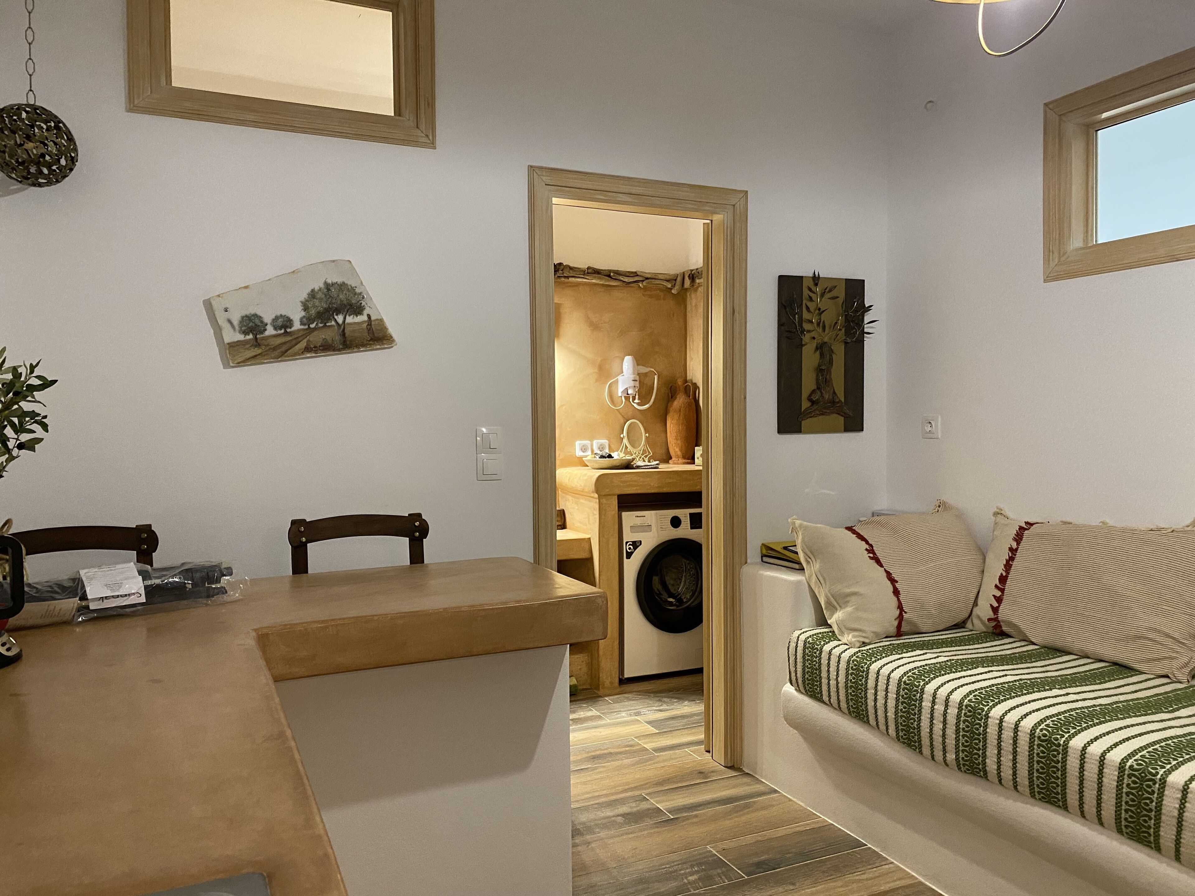 ELaiolithos Luxury Retreat