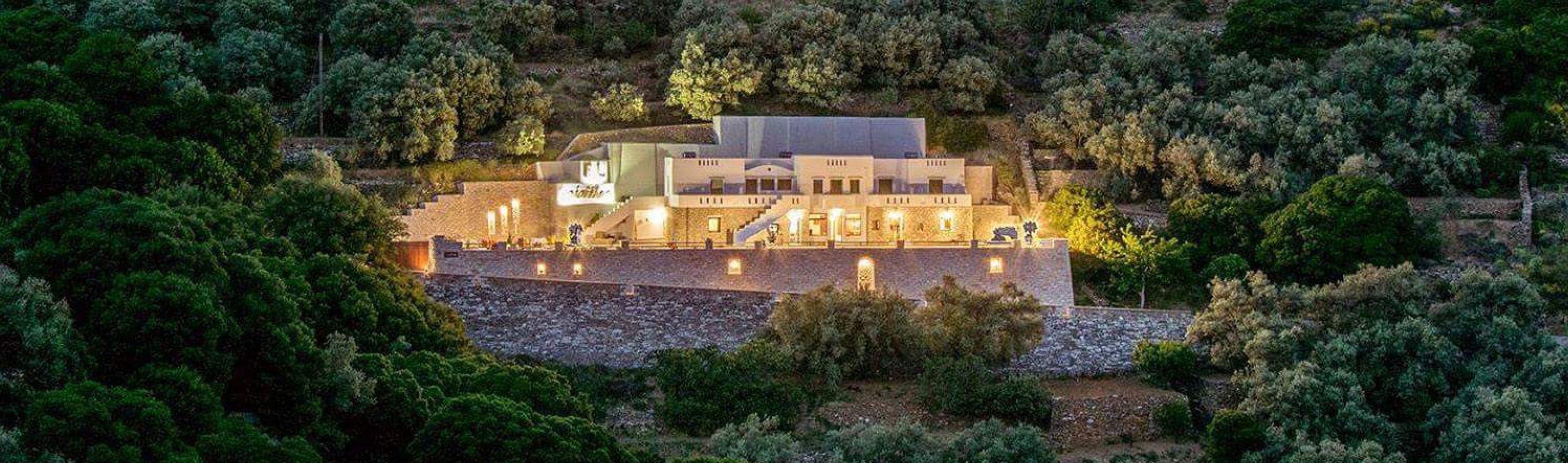 ELaiolithos Luxury Retreat
