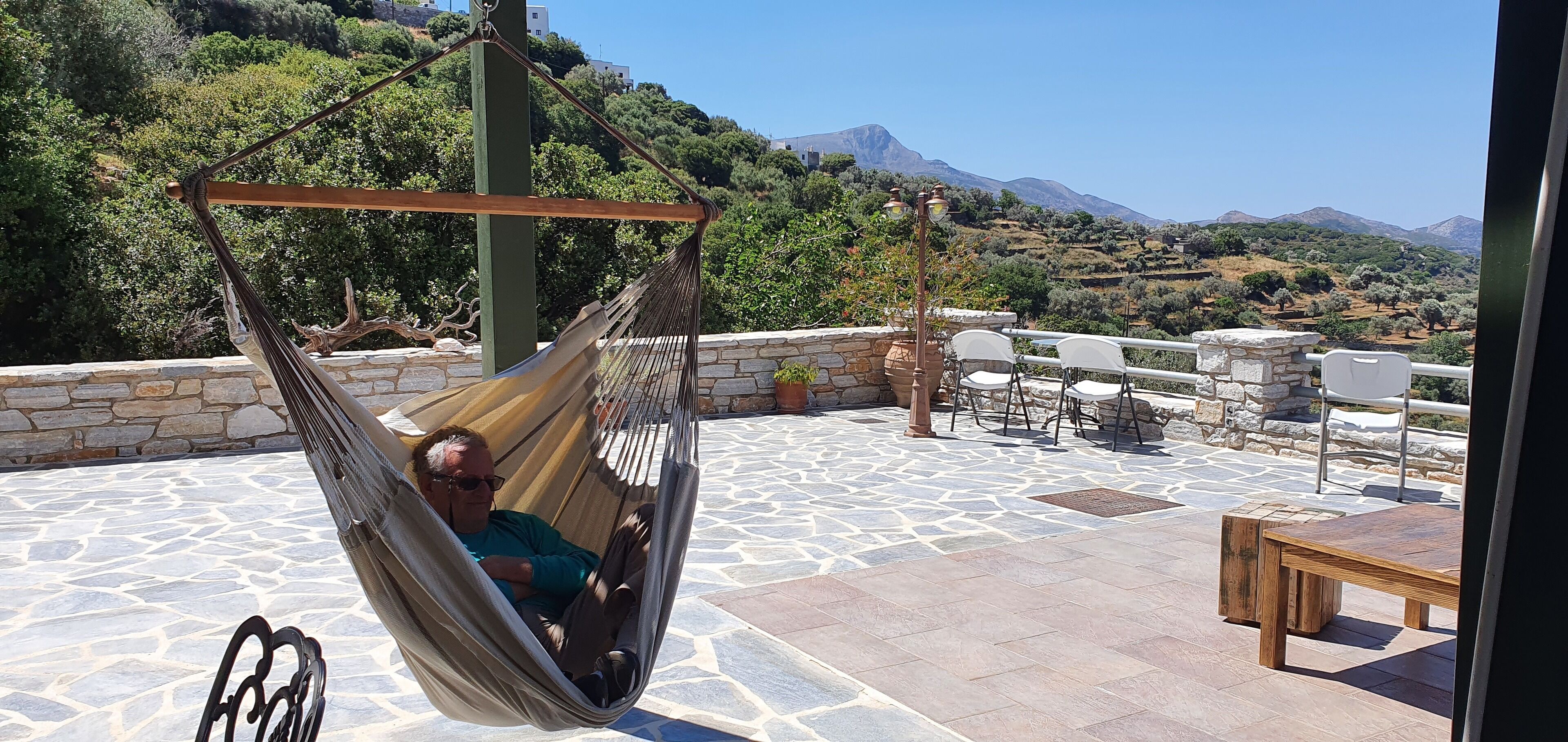 ELaiolithos Luxury Retreat