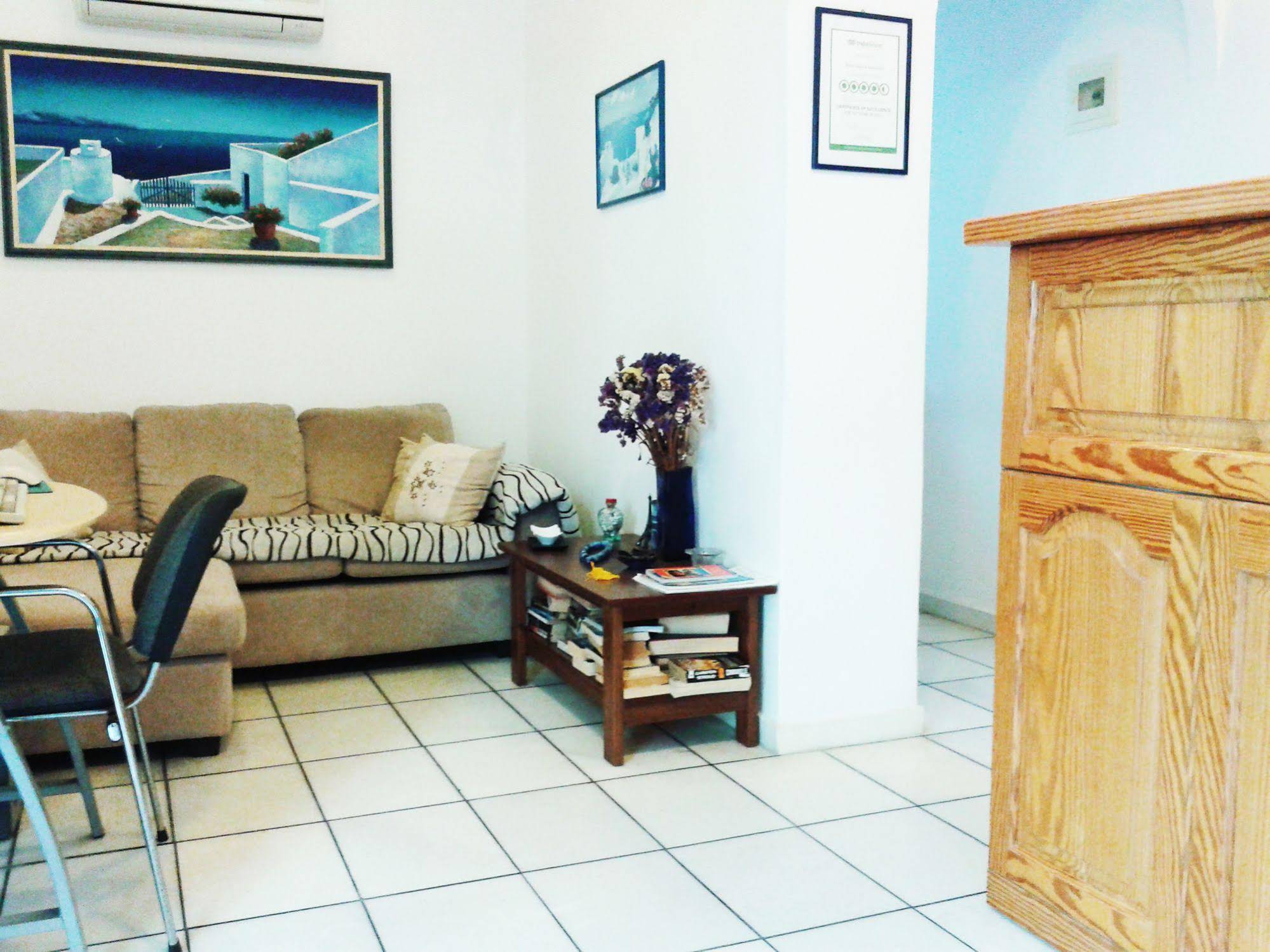 Ikaros Studios & Apartments