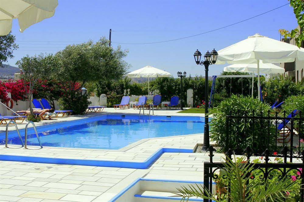 Ikaros Studios & Apartments