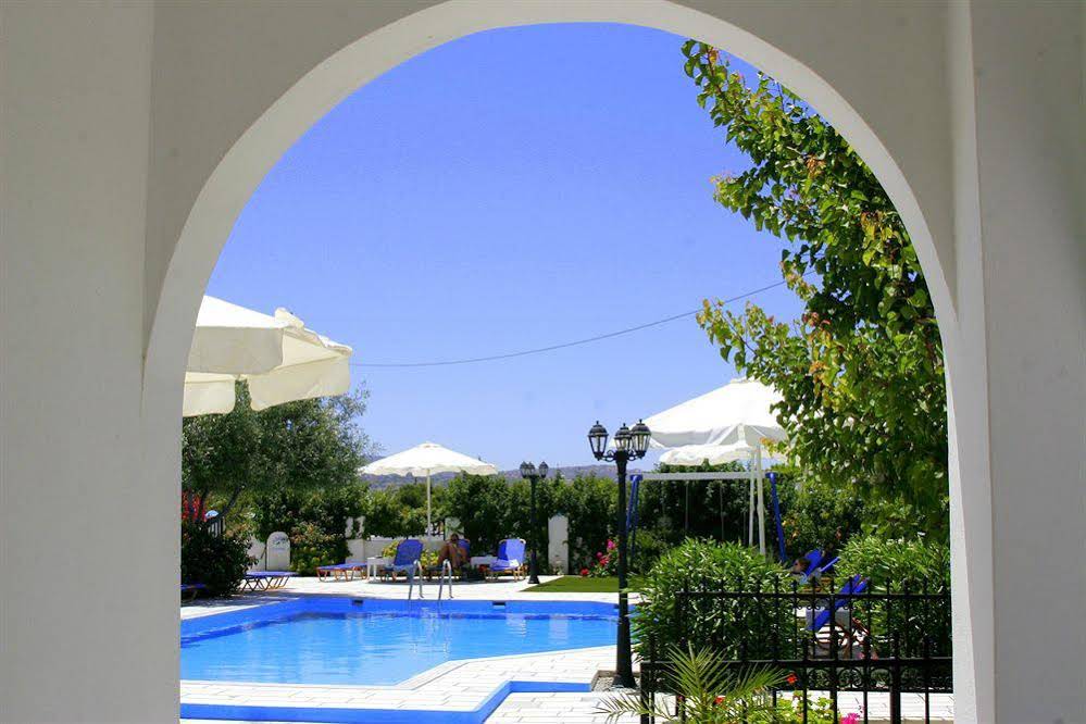 Ikaros Studios & Apartments