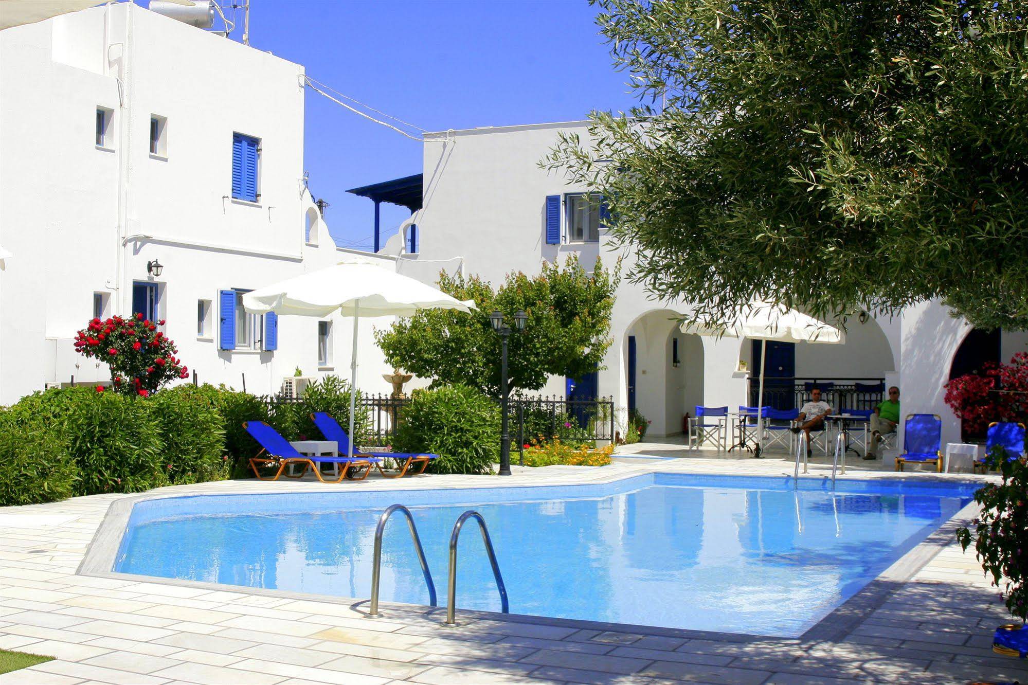 Ikaros Studios & Apartments