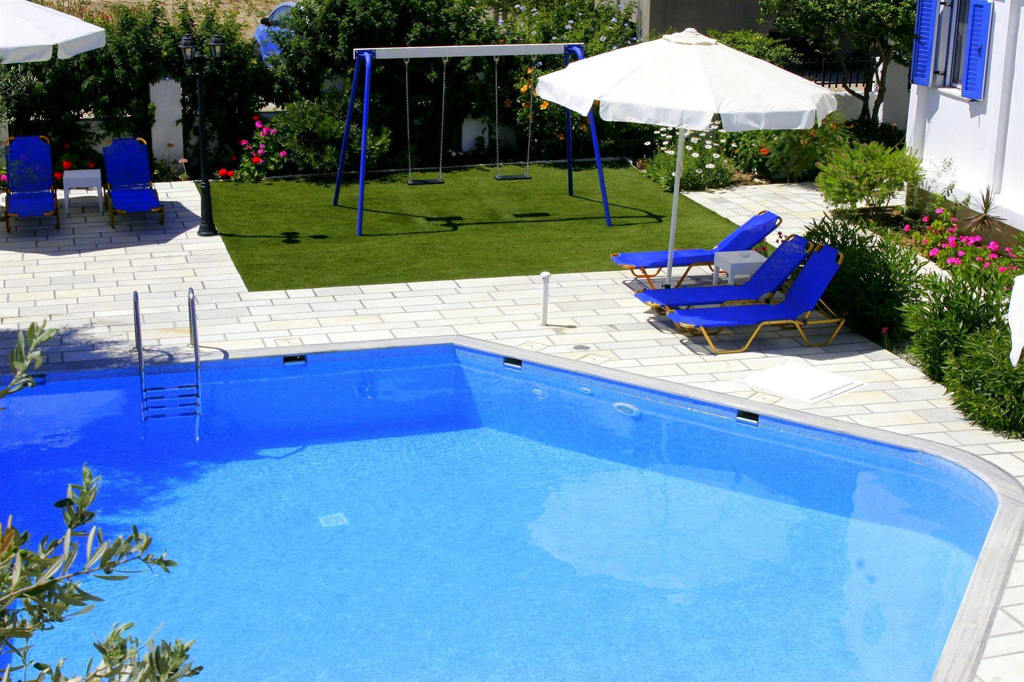 Ikaros Studios & Apartments