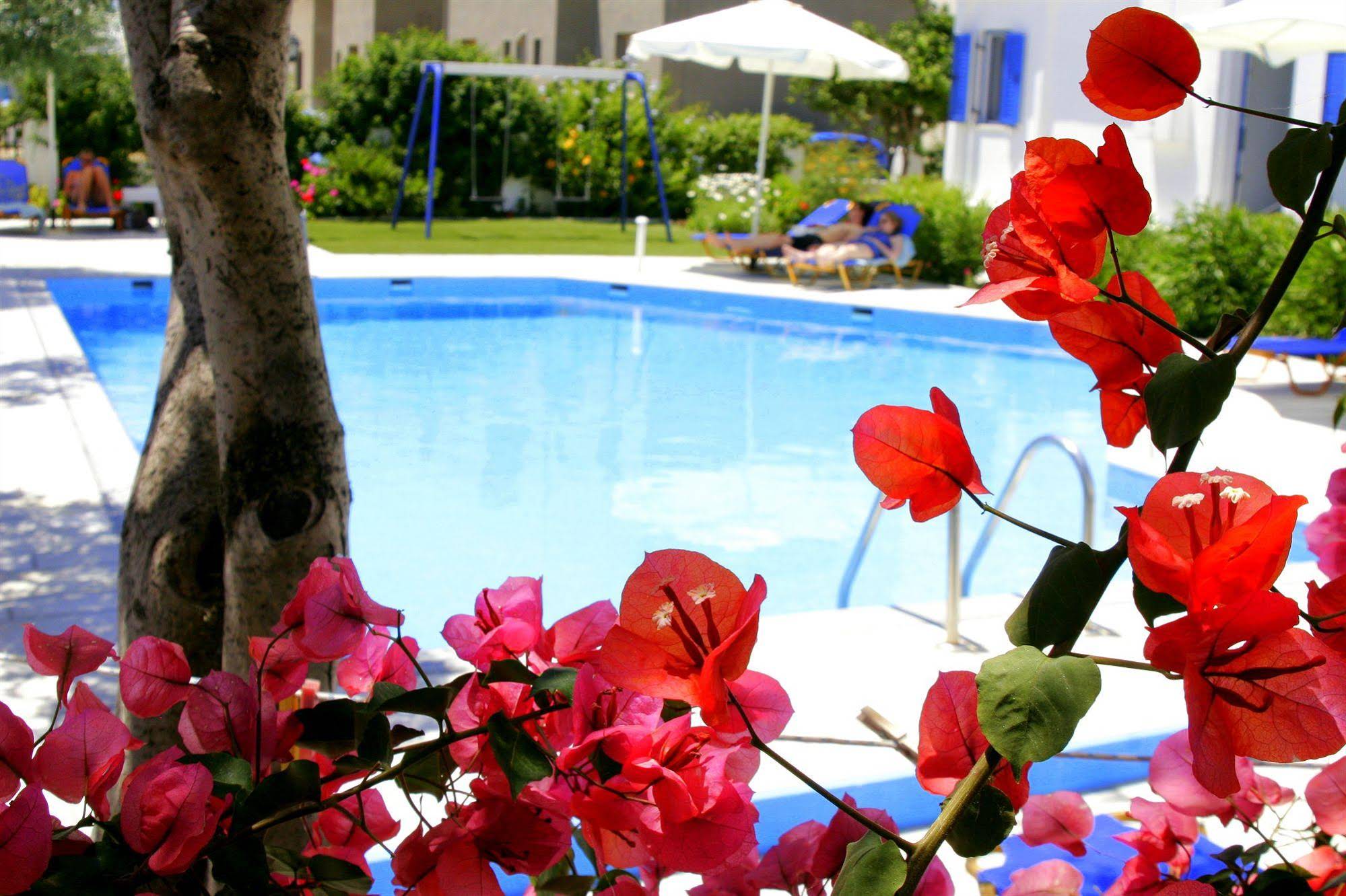 Ikaros Studios & Apartments