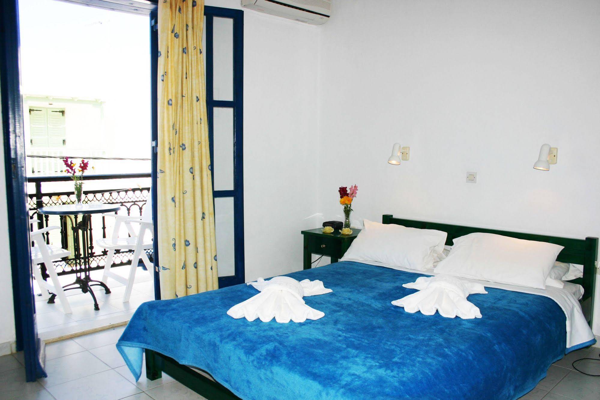 Ikaros Studios & Apartments