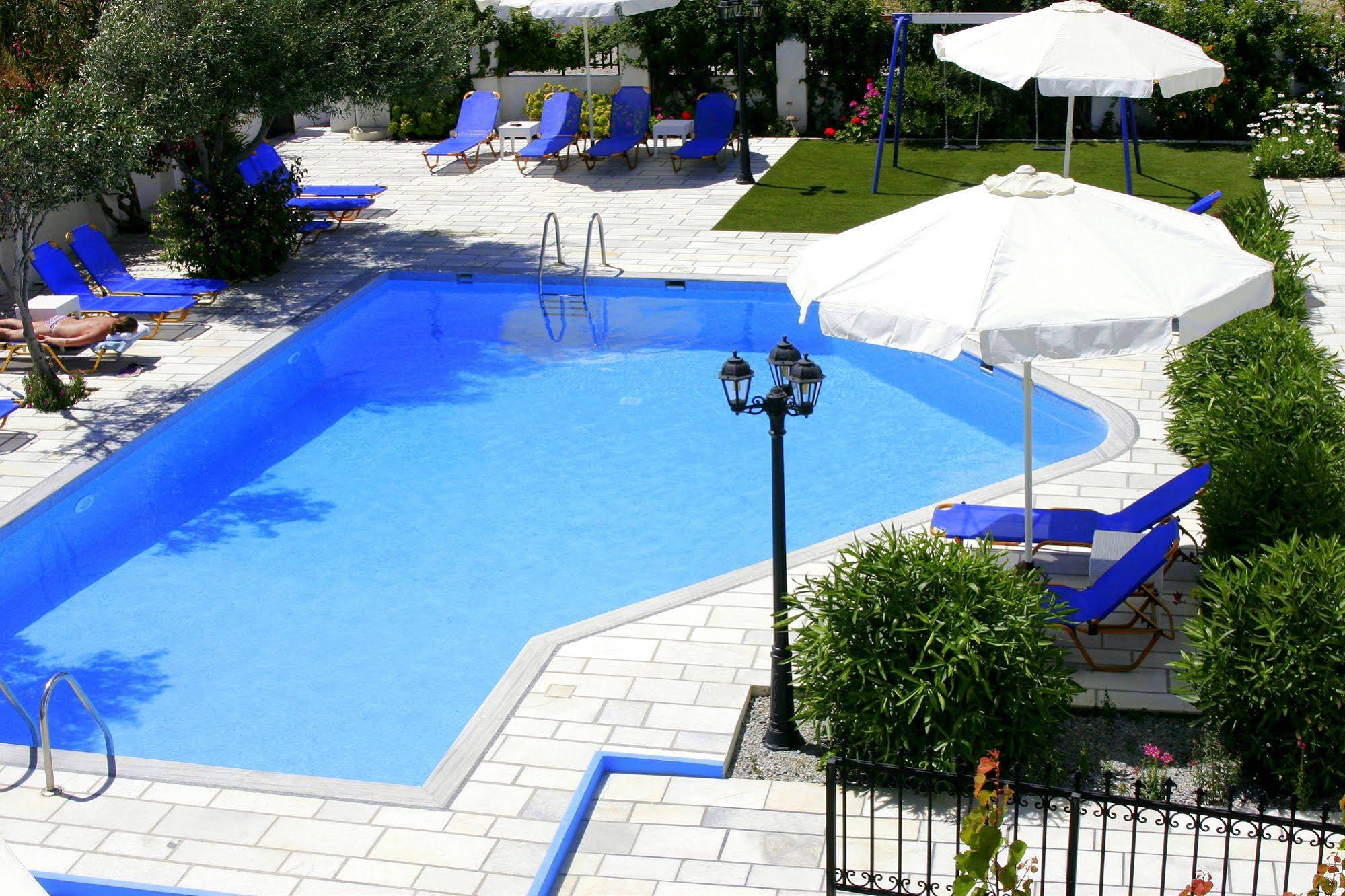 Ikaros Studios & Apartments