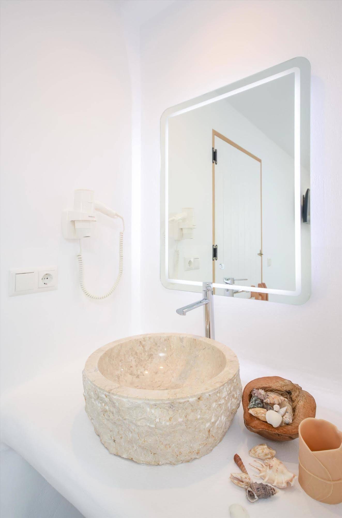 Ktima Lino Studios & Suites