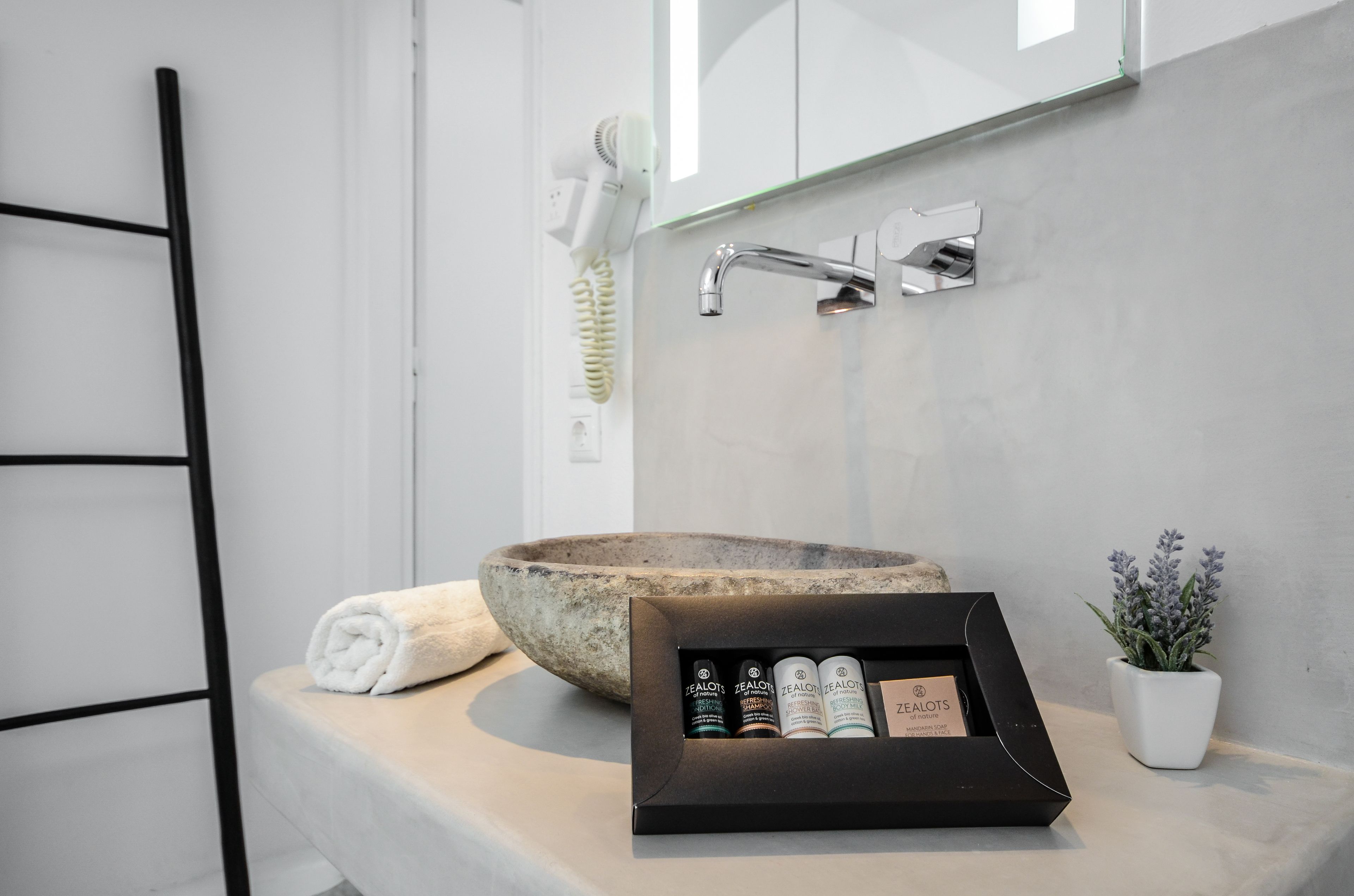 Naxos Evilion Luxury Apartments