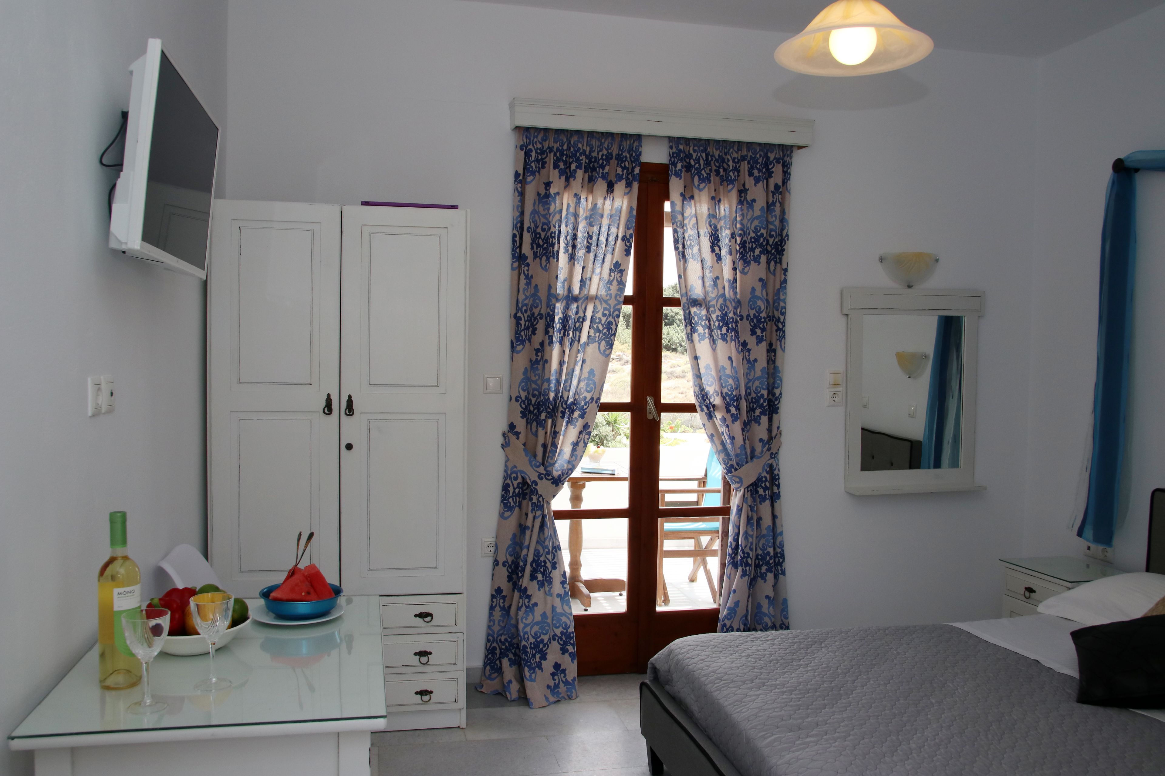 Naxos Cave Suites