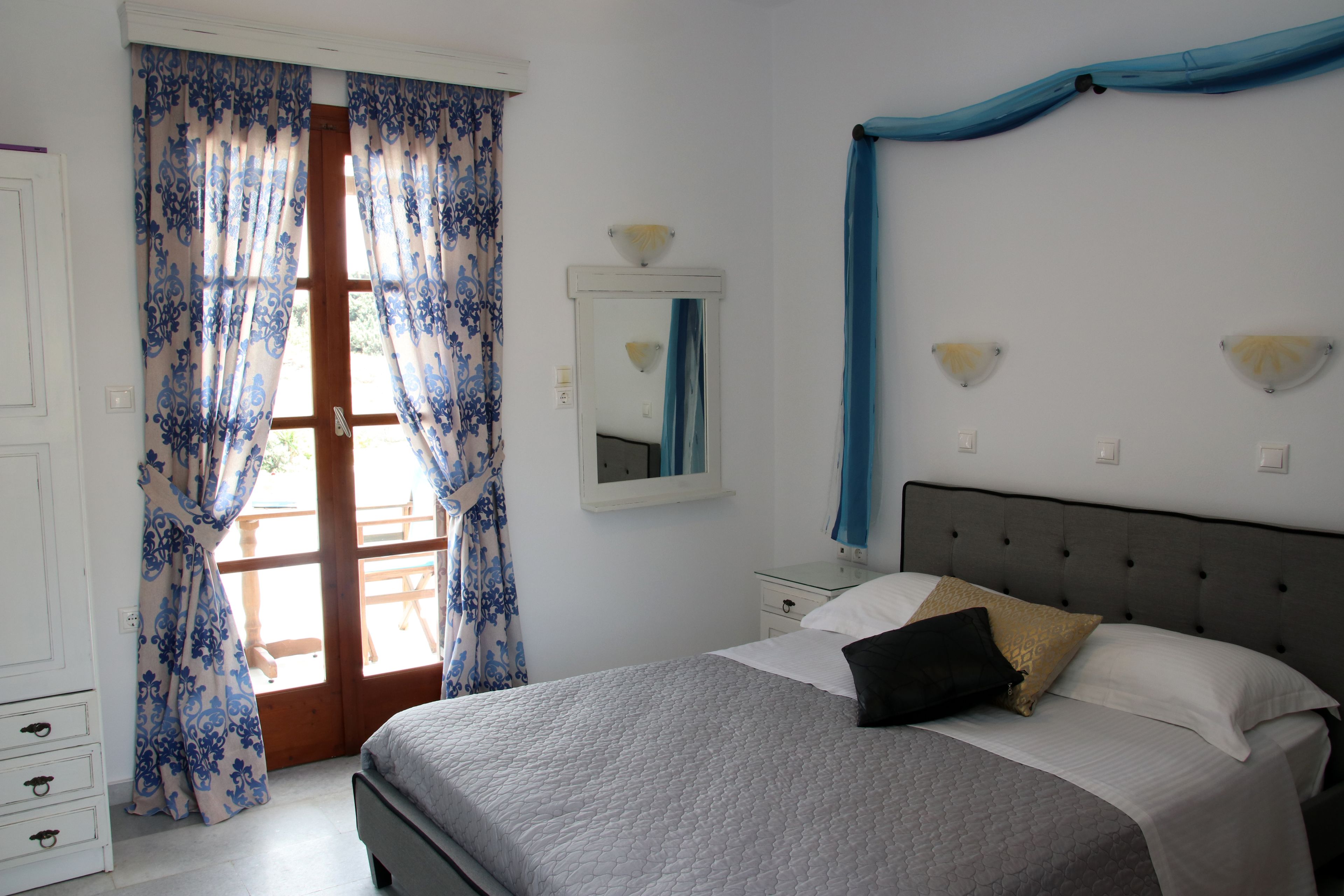 Naxos Cave Suites