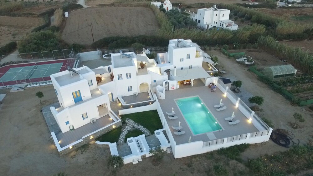 Petroto Abodes
