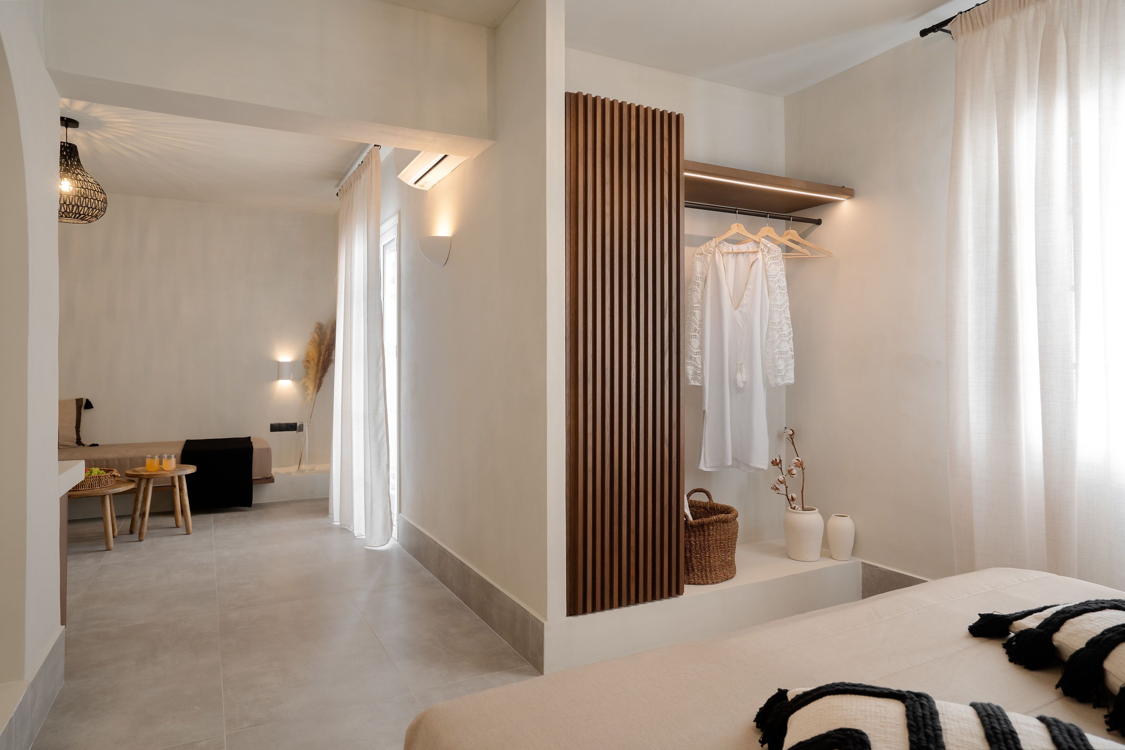 Polis of Naxos Stylish Suites