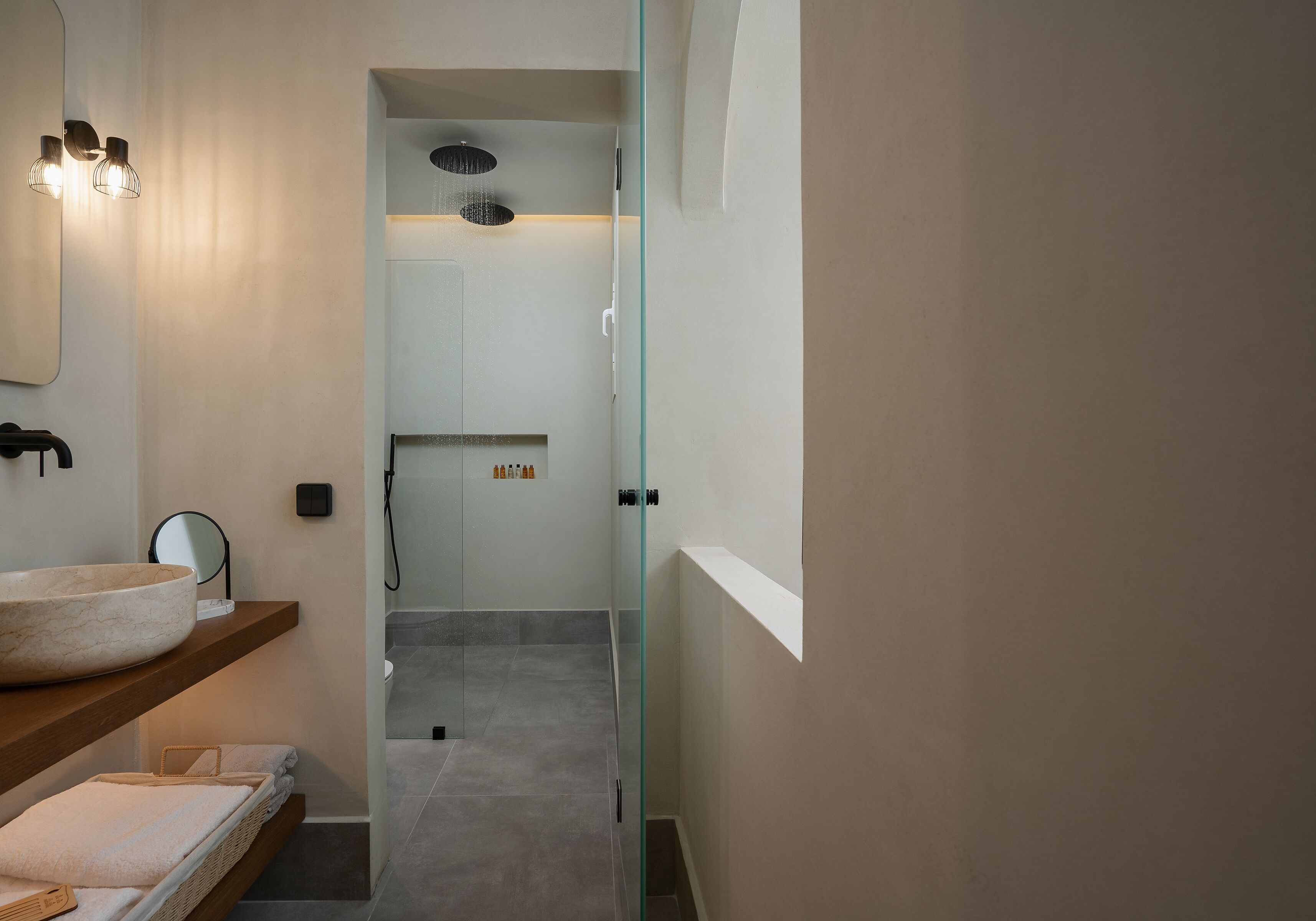 Polis of Naxos Stylish Suites