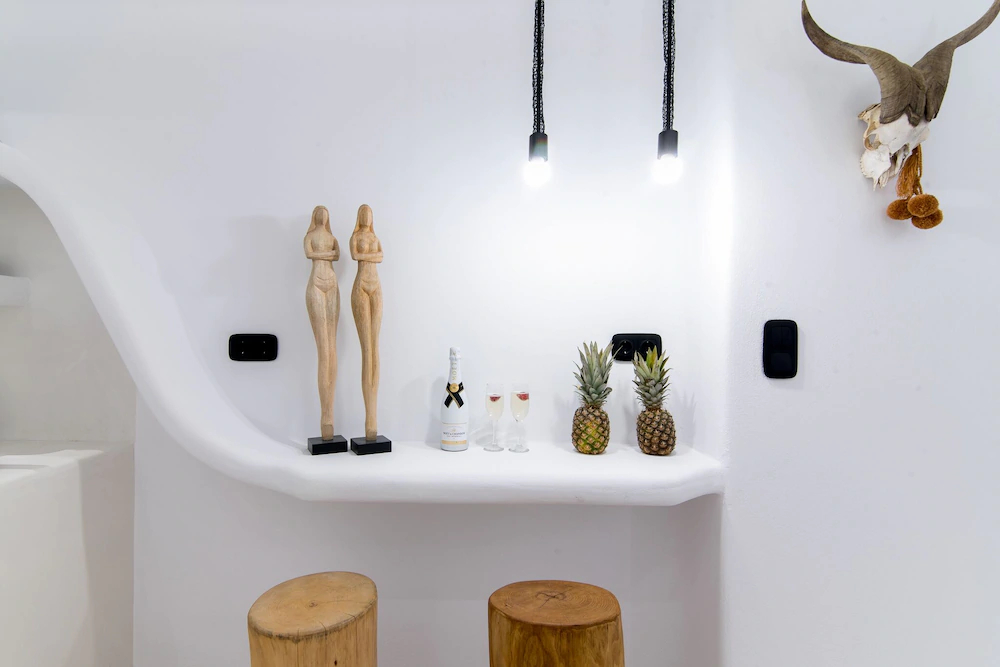 Portara Seaside Luxury Suites