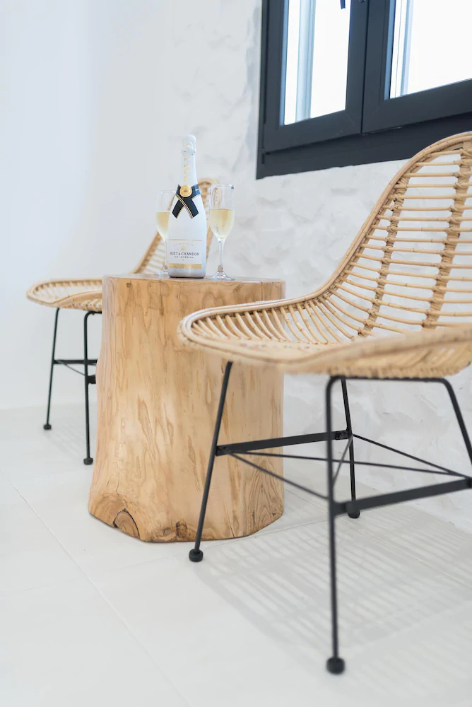 Portara Seaside Luxury Suites