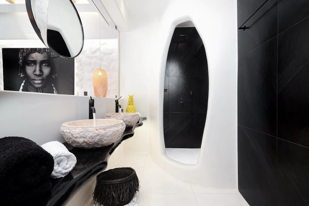 Portara Seaside Luxury Suites