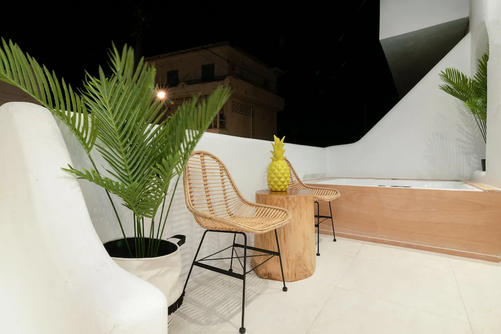 Portara Seaside Luxury Suites