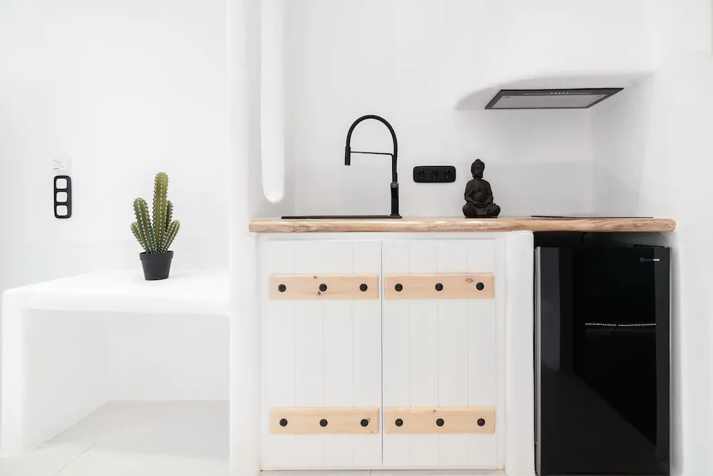 Portara Seaside Luxury Suites