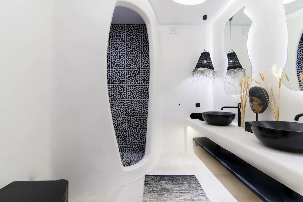 Portara Seaside Luxury Suites