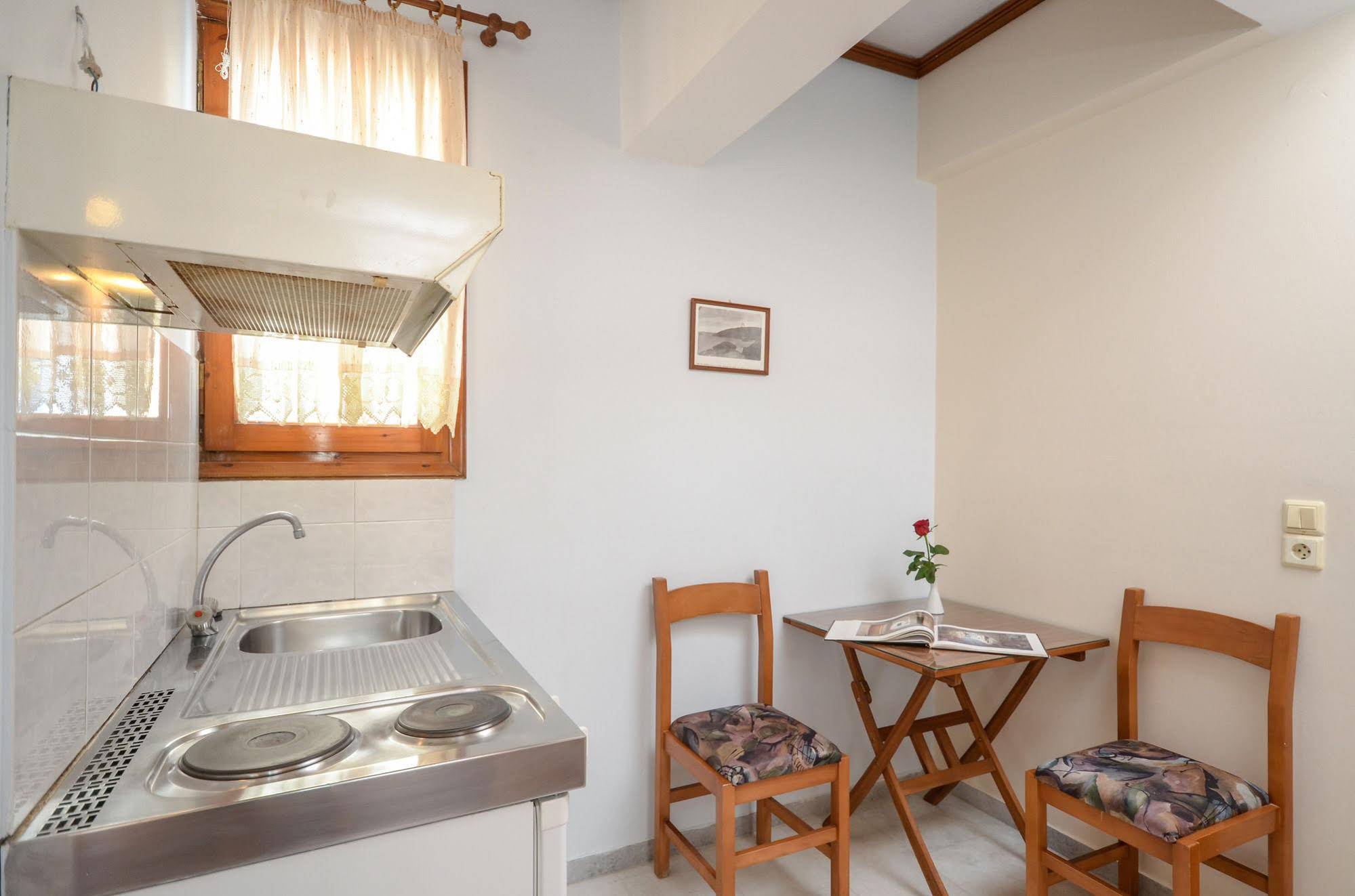 Rena Valetta Studios