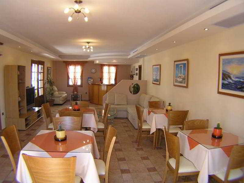 Spiros Hotel
