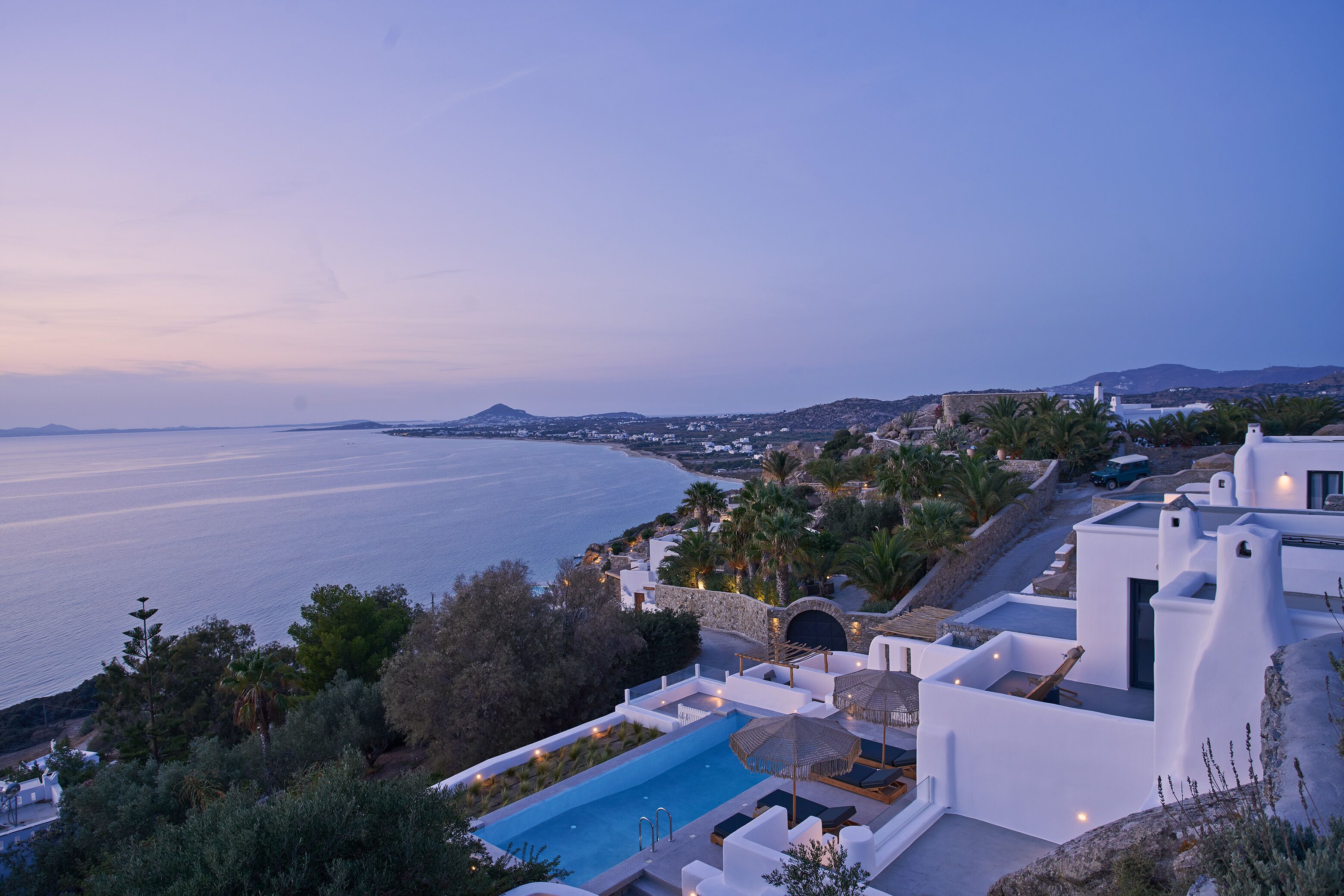 Hill Club Naxos