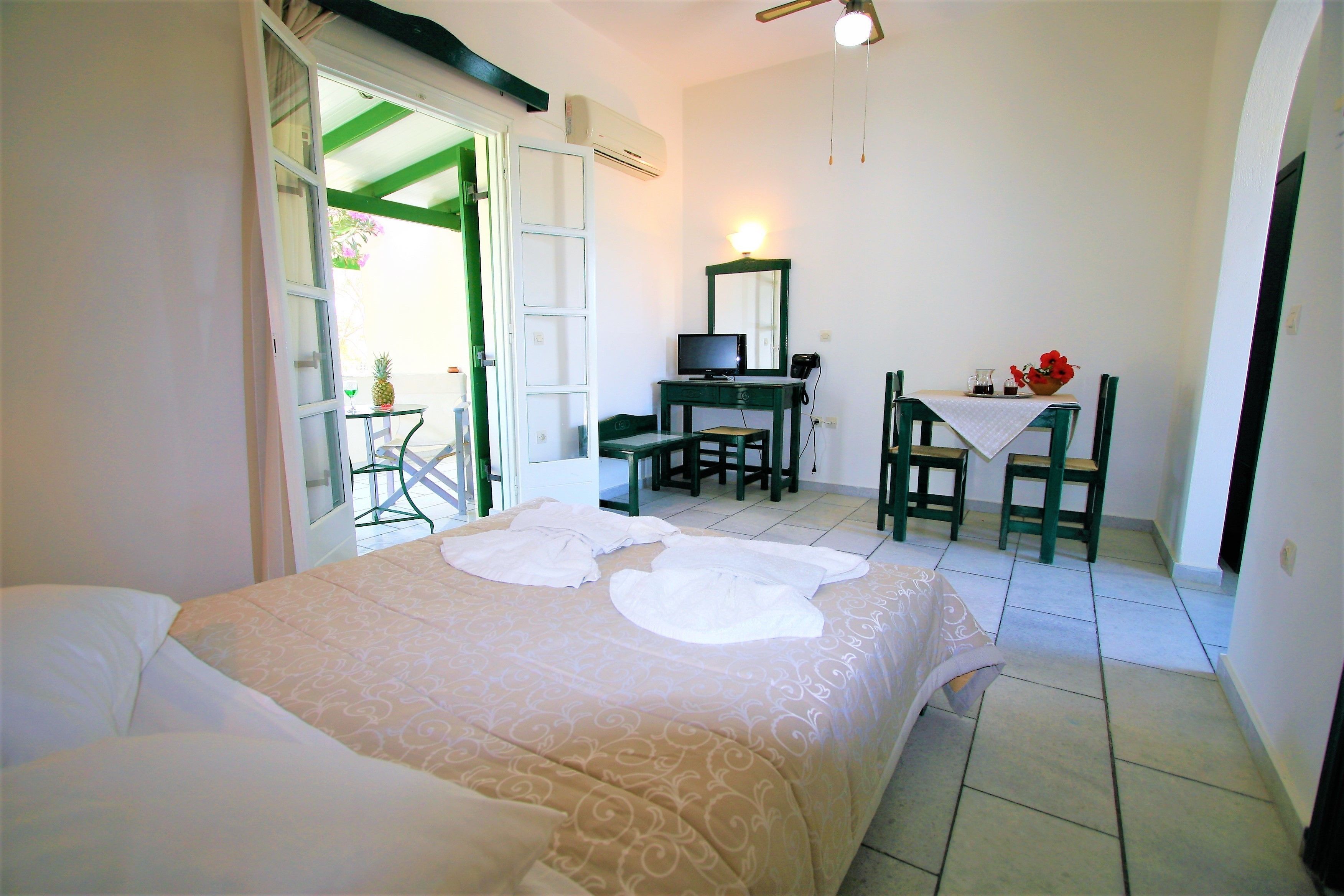 Studios Vrettos