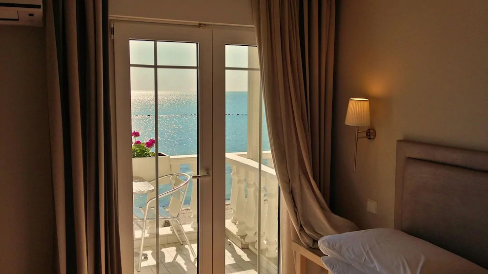 Avra Boutique Hotel