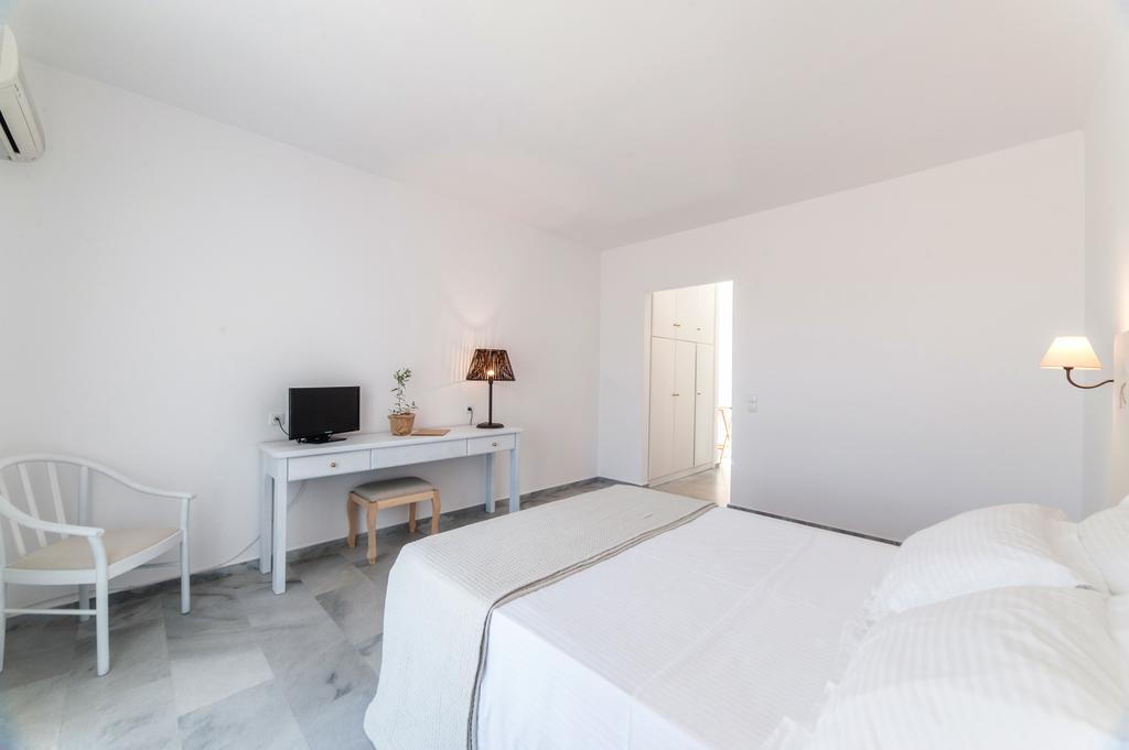 Paros Land Hotel