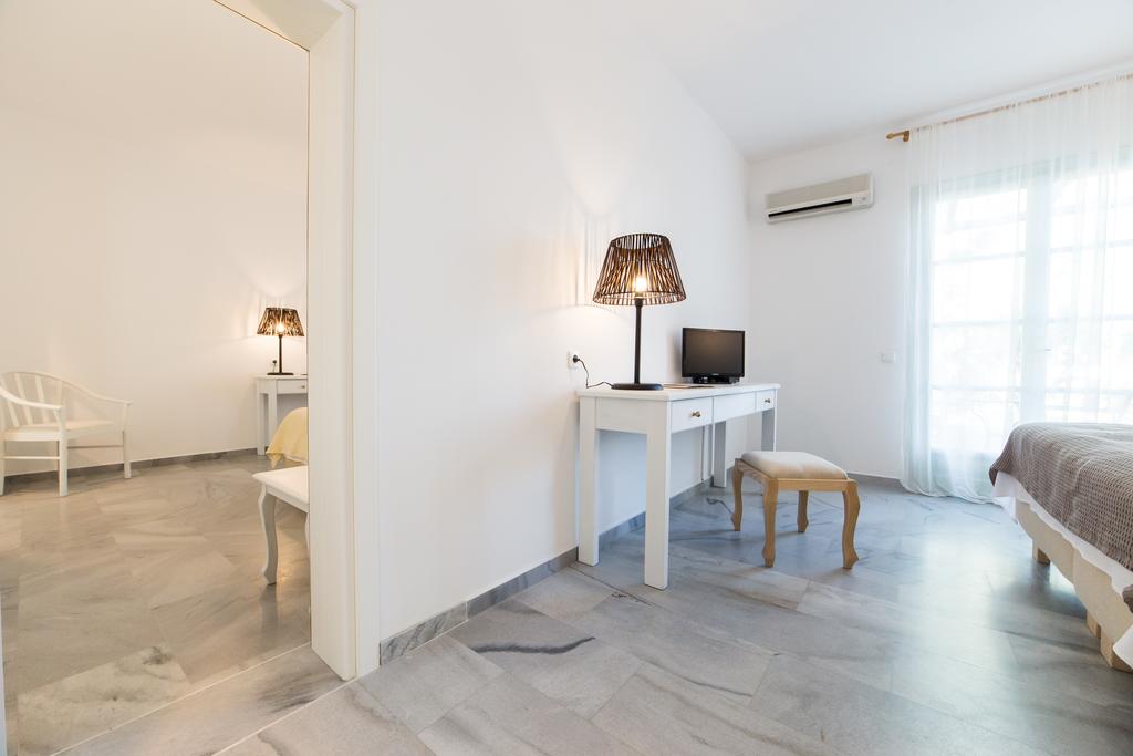 Paros Land Hotel