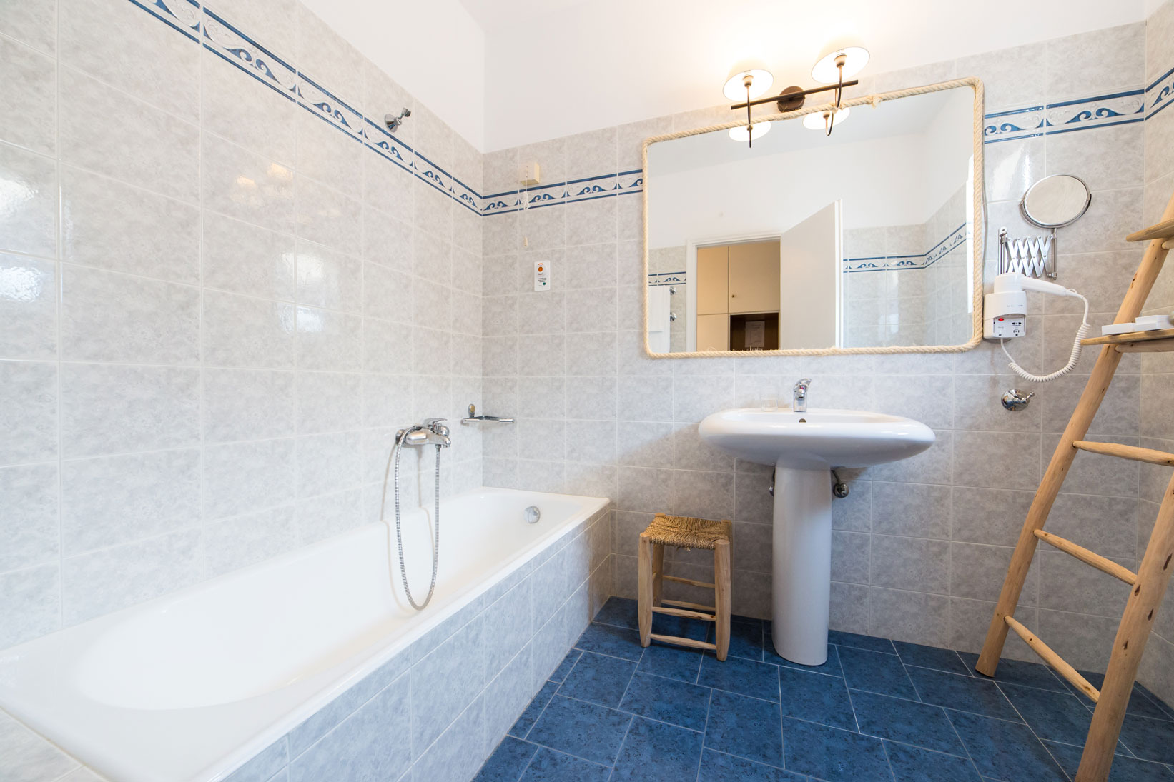 Paros Land Hotel