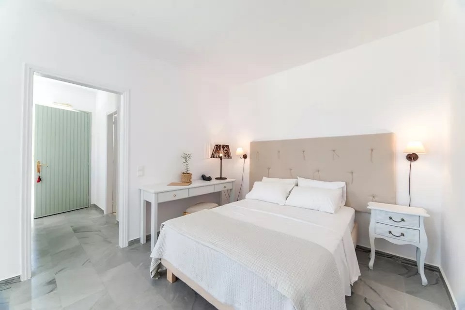Paros Land Hotel